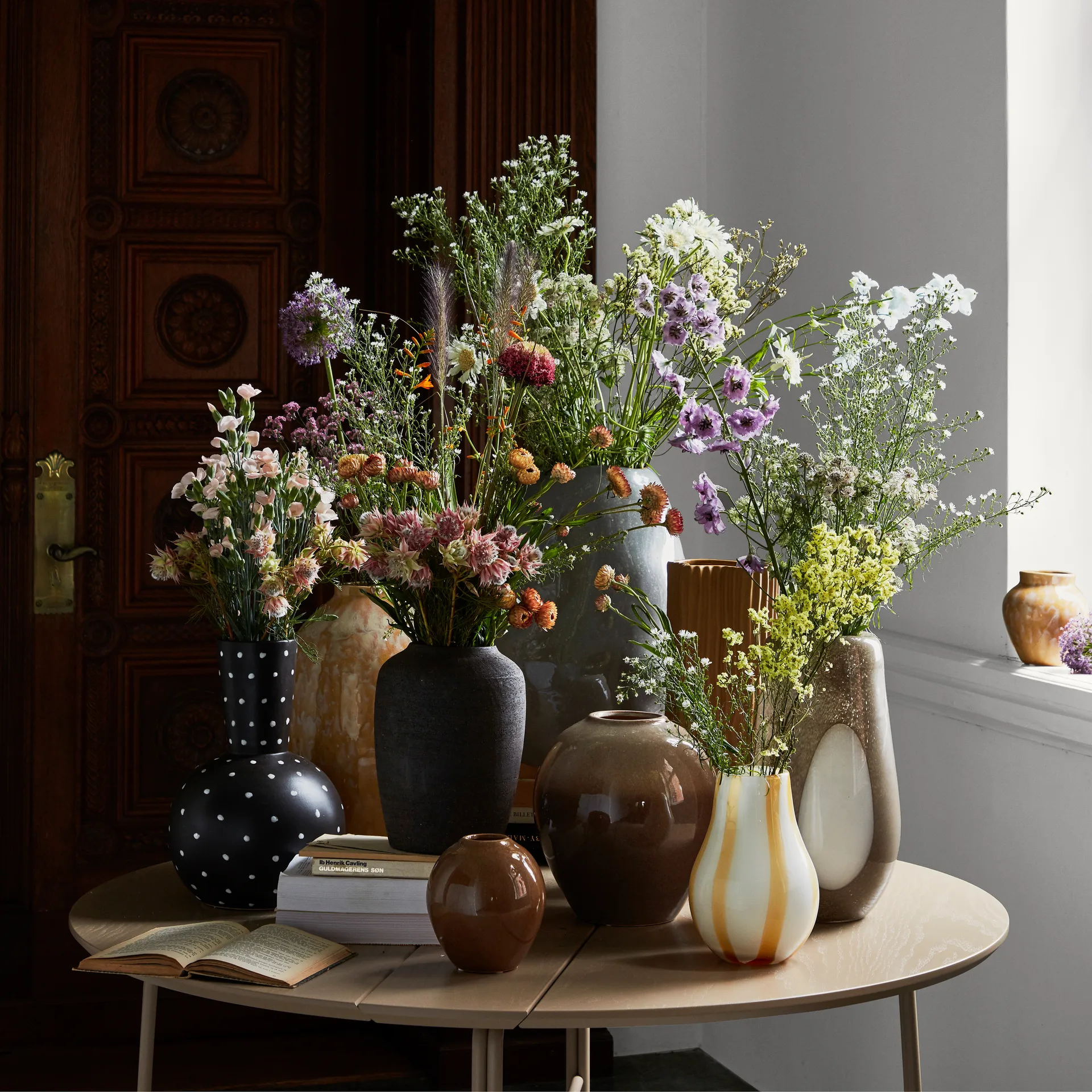 Bella keramikvas 35 cm, Turkish coffee black Broste Copenhagen