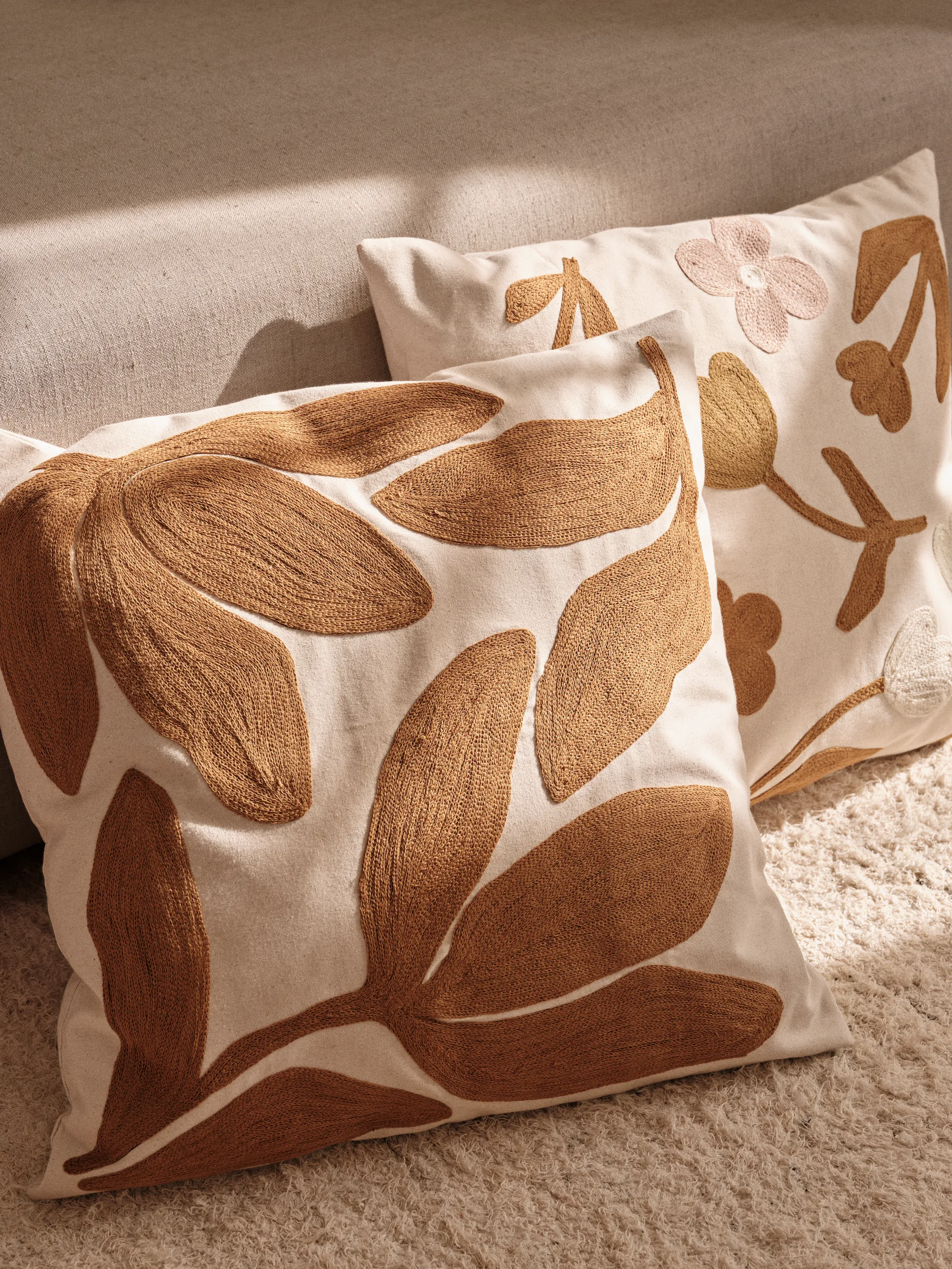 Herbert kuddfodral, Golden brown-natural, 50x50 cm Broste Copenhagen