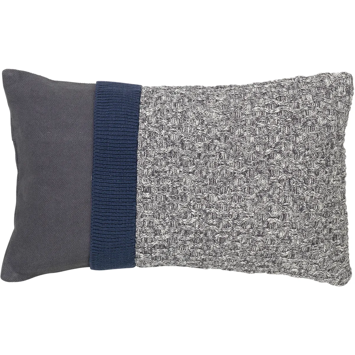 Broste Copenhagen Knit kuddfodral 30x50 cm Dark grey-blue night