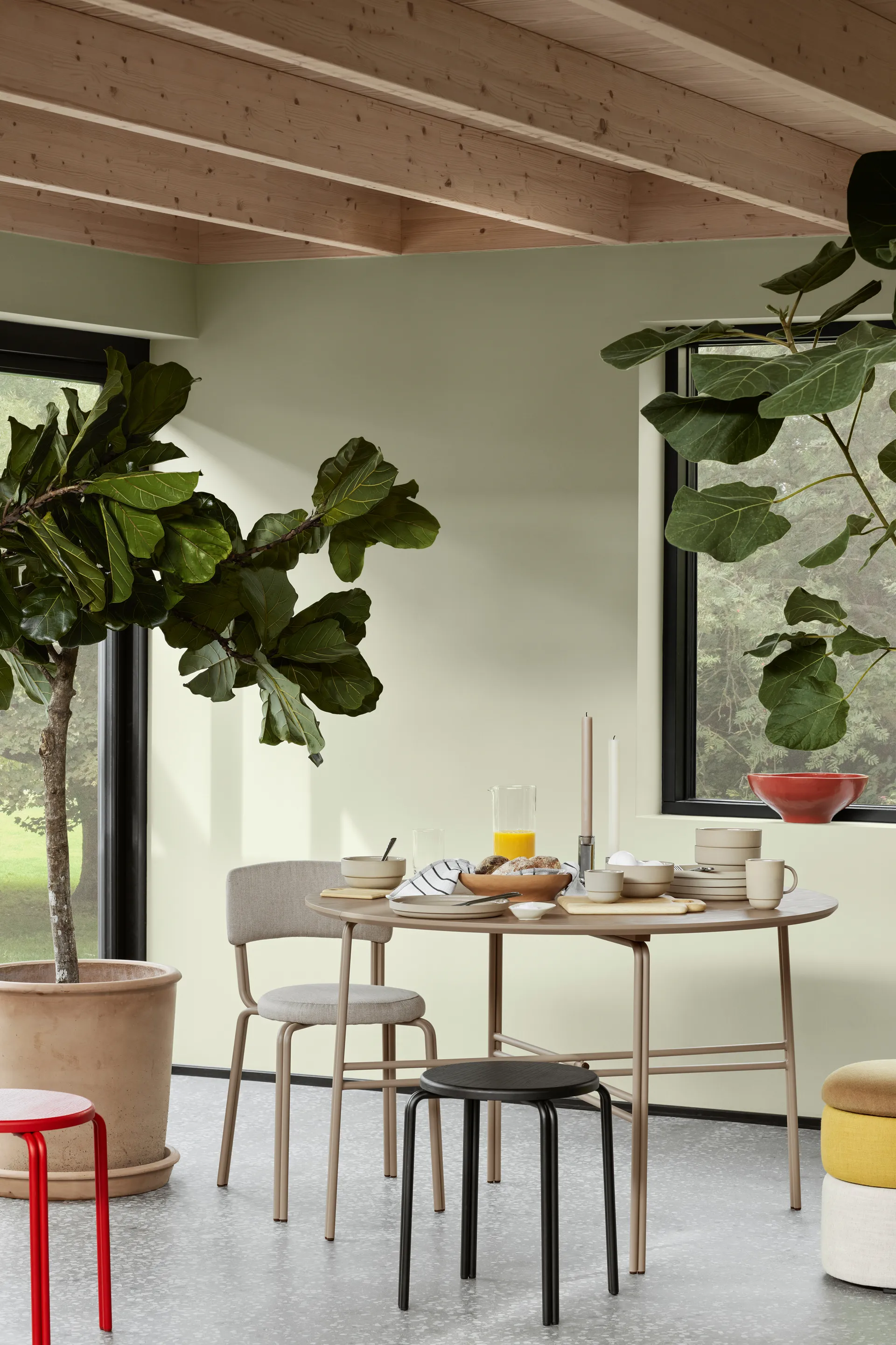 Oda stol, Warm grey Broste Copenhagen