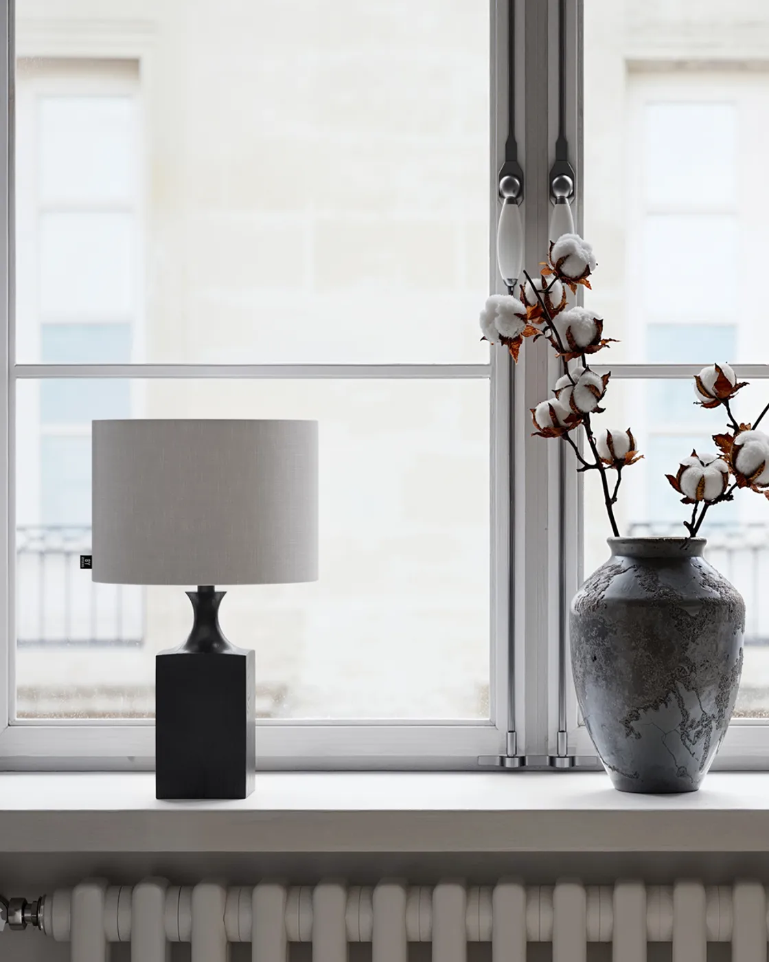 Woody bordslampa 41 cm, Svart-vit By Rydéns