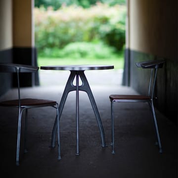Odd cafébord - Svart, svartlackat stativ, vågkant - Byarums bruk
