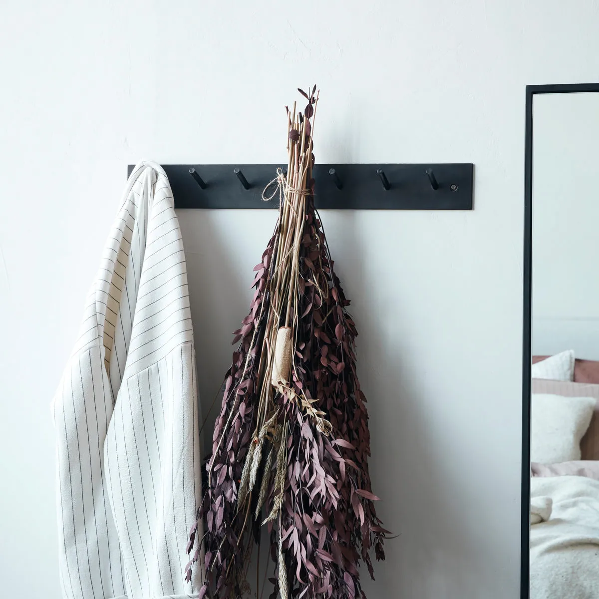 Kyrkja klädhängare 60 cm, Coal byNORD