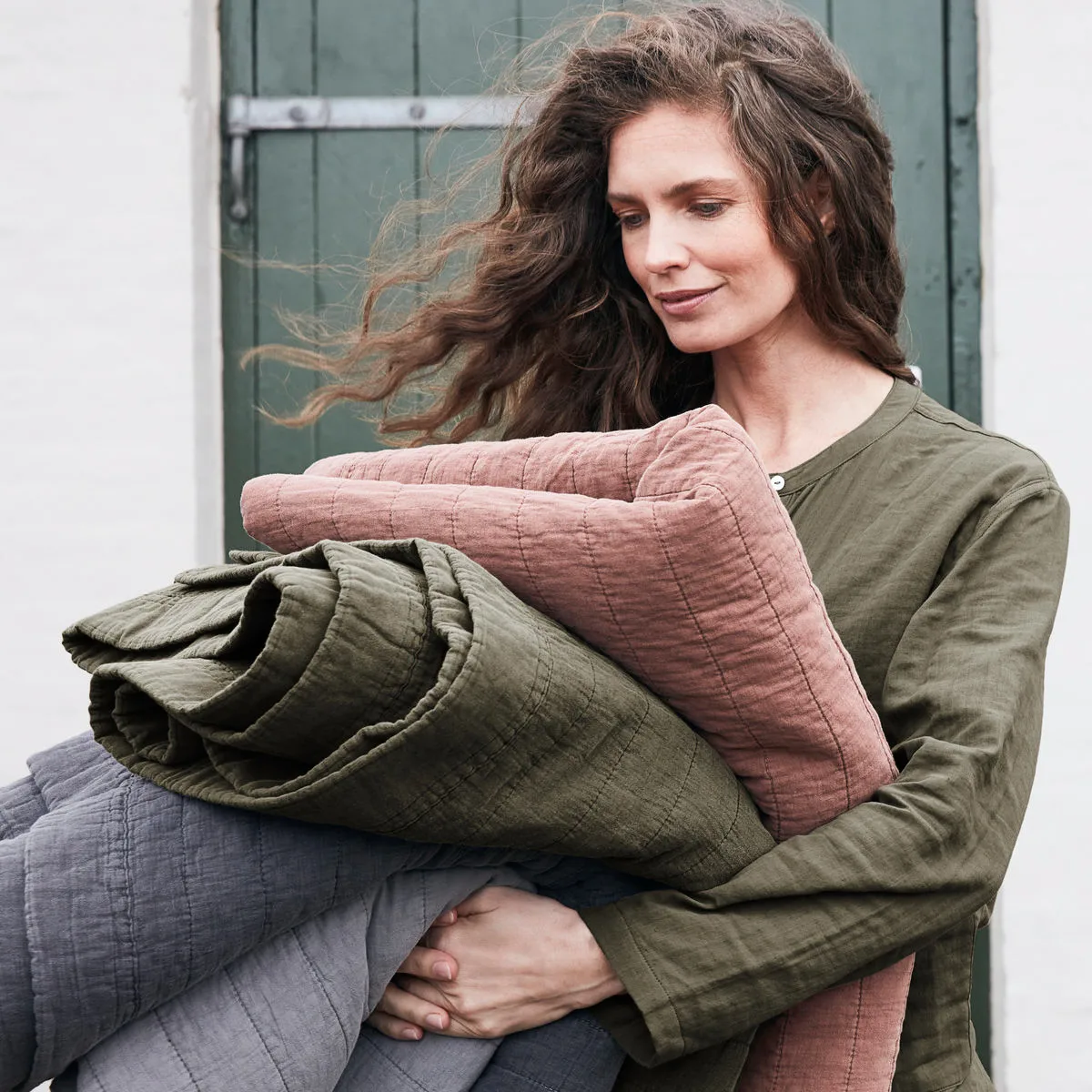 Magnhild vadderat överkast 160x280 cm, Bark byNORD