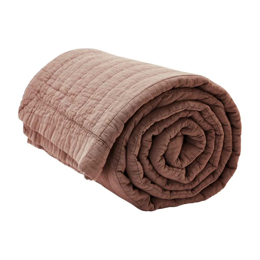 Magnhild vadderat överkast 160x280 cm, Berry byNORD