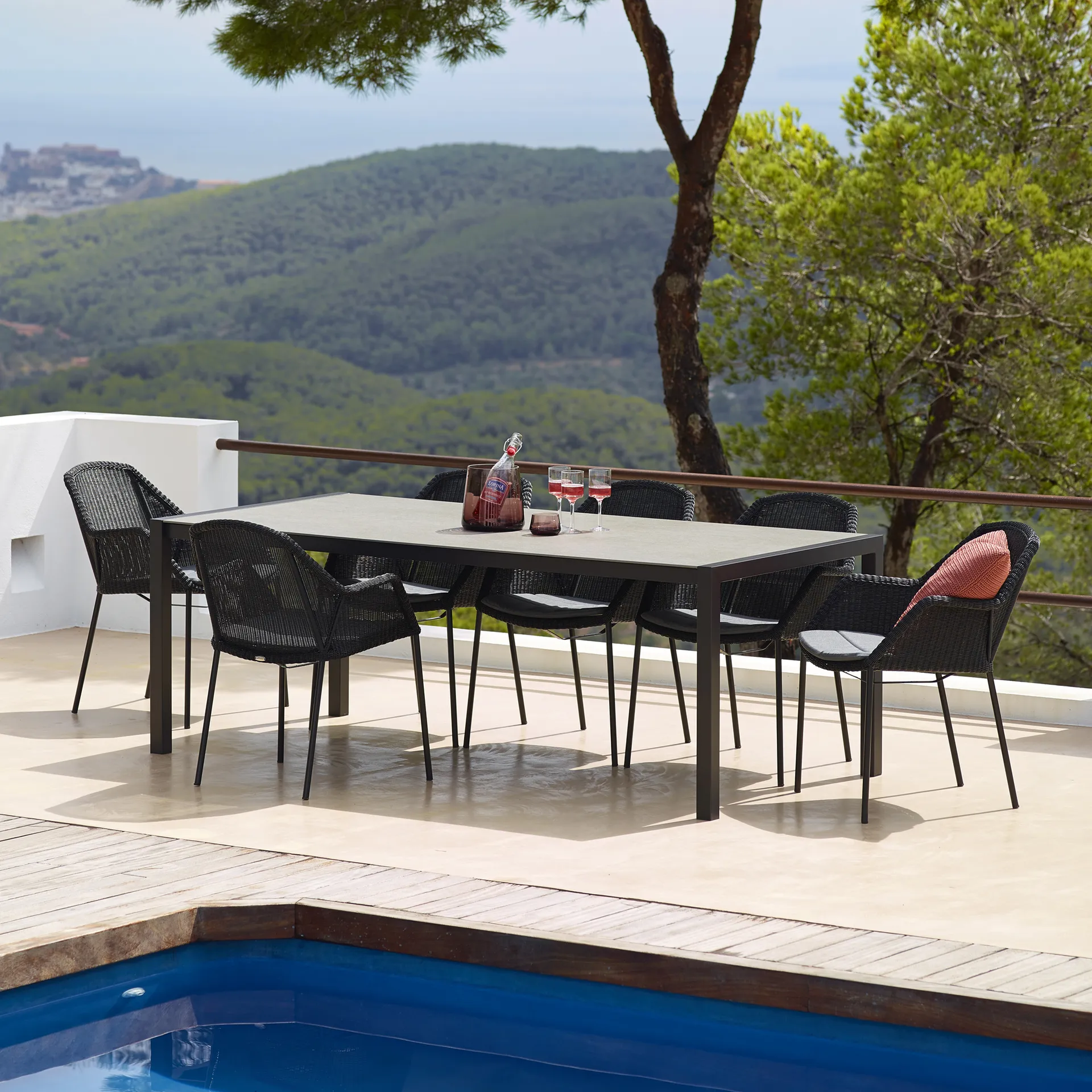 Breeze stapelbar karmstol weave, Black Cane-line