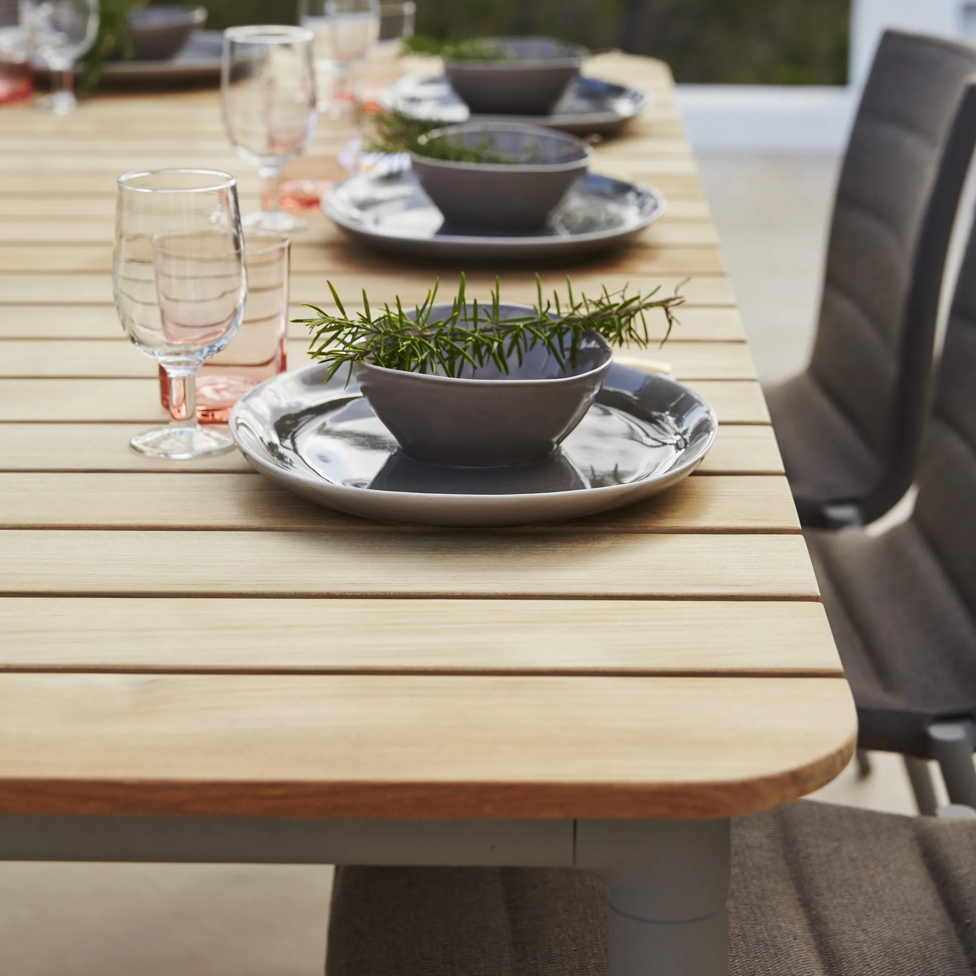 Core matbord teak 160x90x74 cm, Lava grey stativ Cane-line