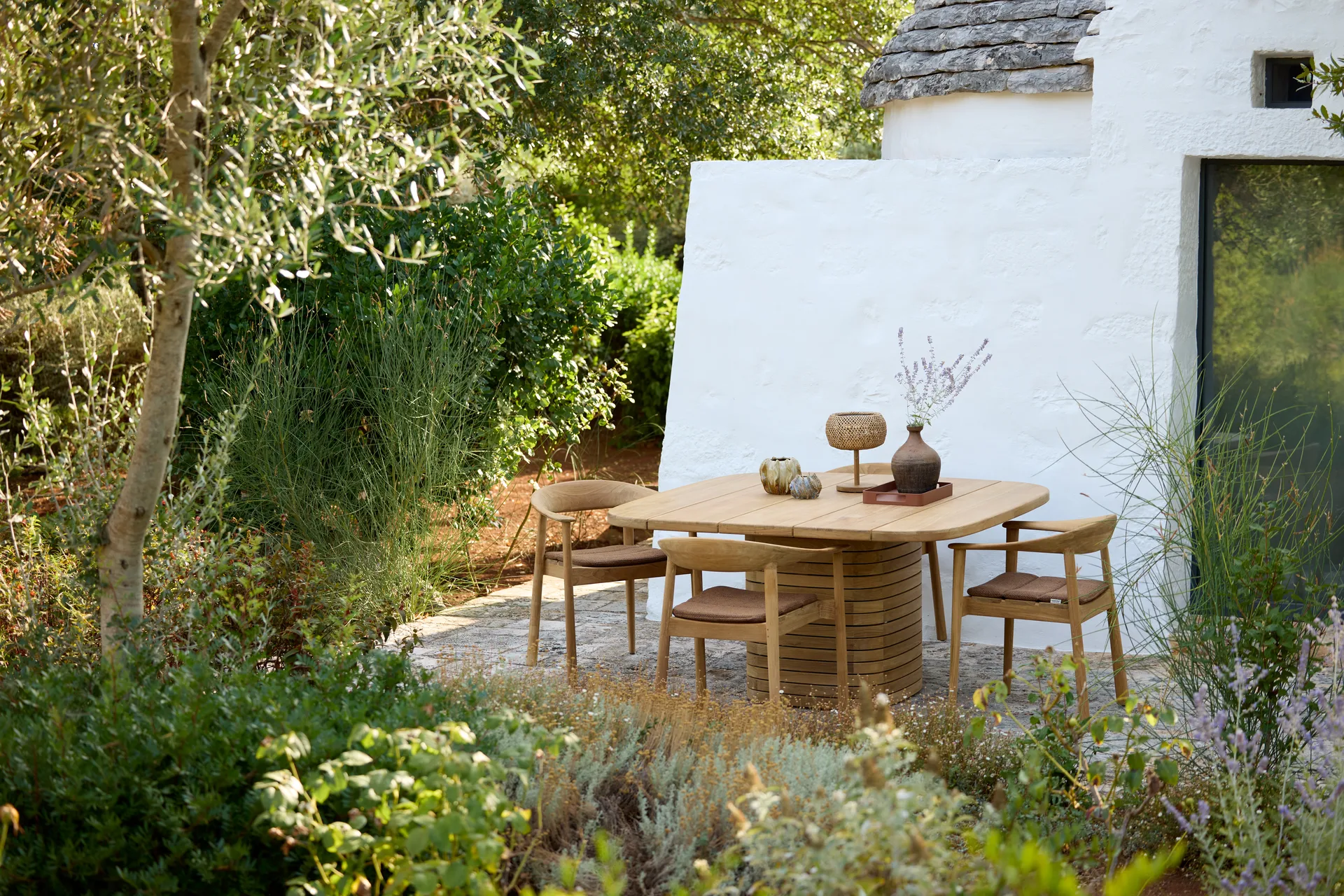 Majestic karmstol, Teak Cane-line