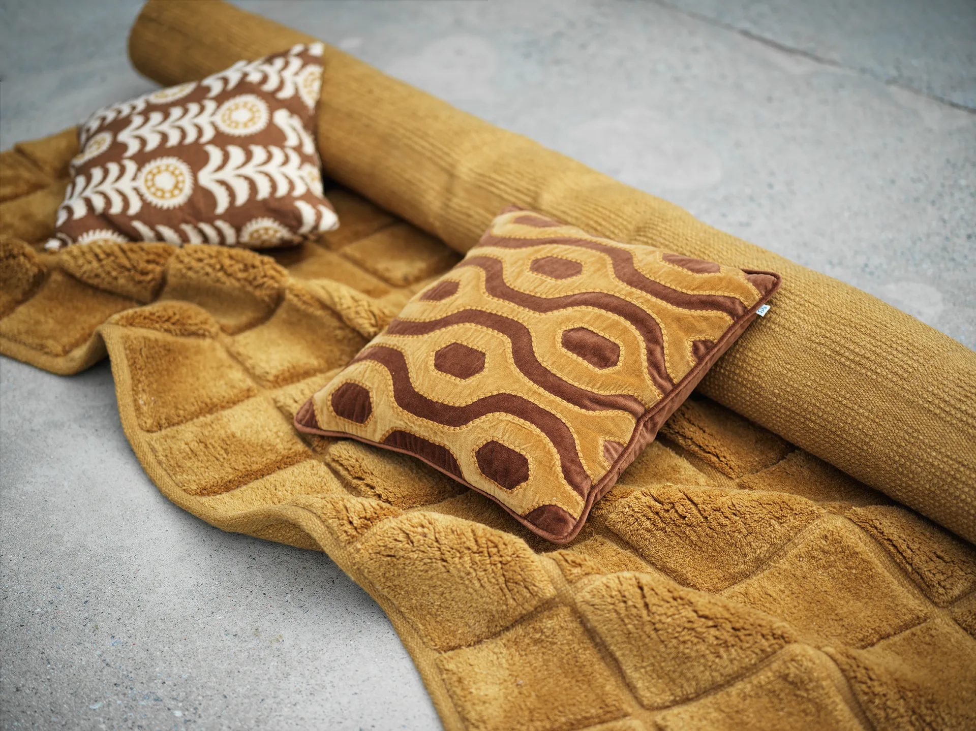 Alok kuddfodral 50x50 cm, Taupe-spicy yellow Chhatwal & Jonsson