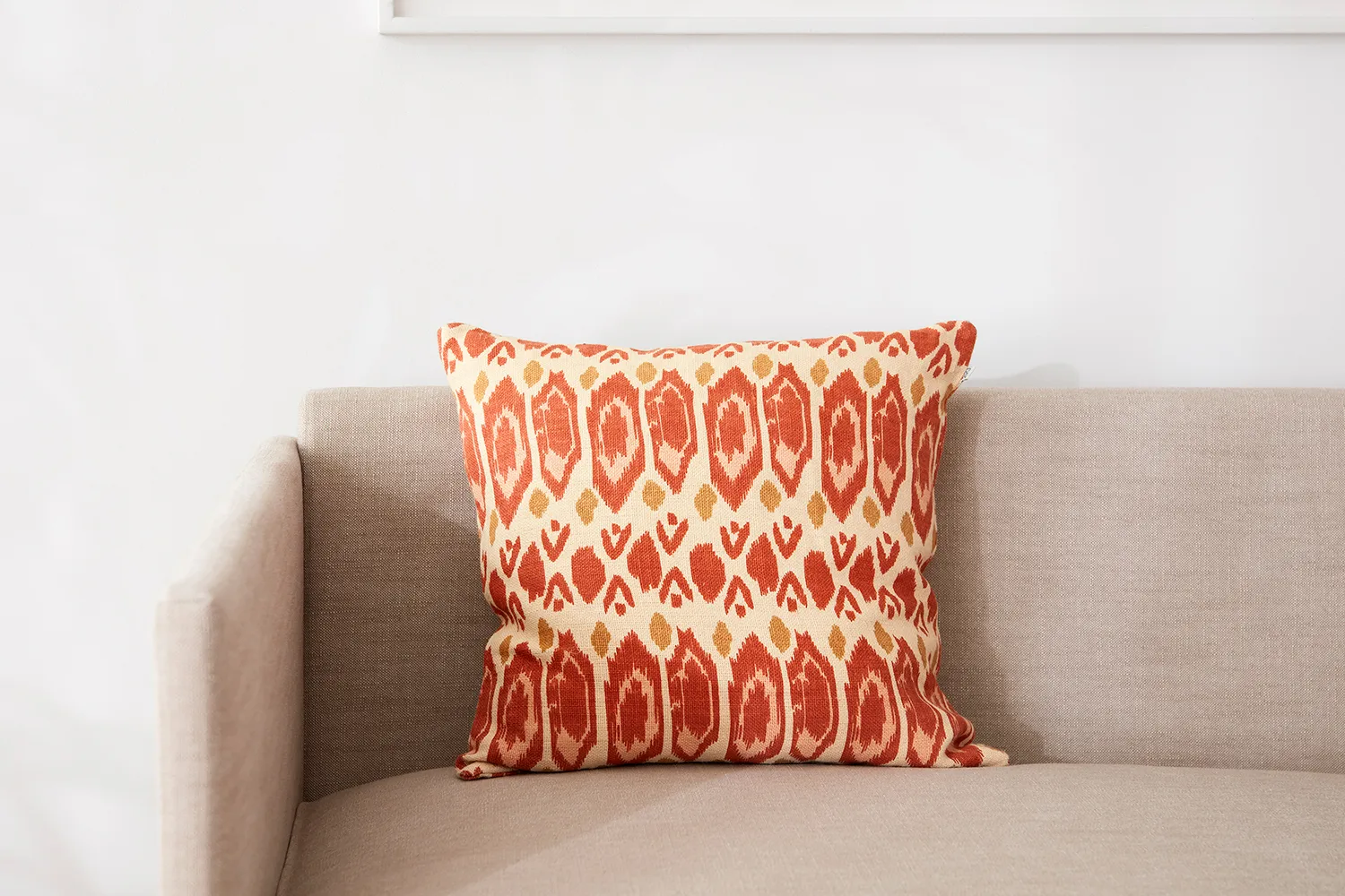 Ikat Bombay kuddfodral 50x50 cm, Apricot orange-rose-yellow Chhatwal & Jonsson