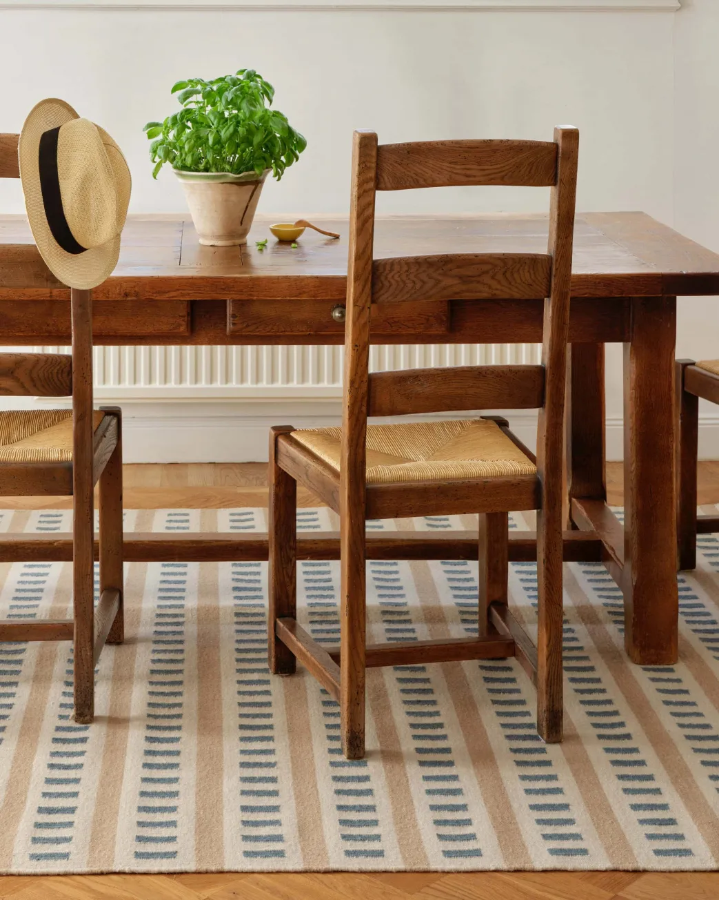 Ladakh ullmatta, Off white-l. beige-heaven blue, 230x320 cm Chhatwal & Jonsson