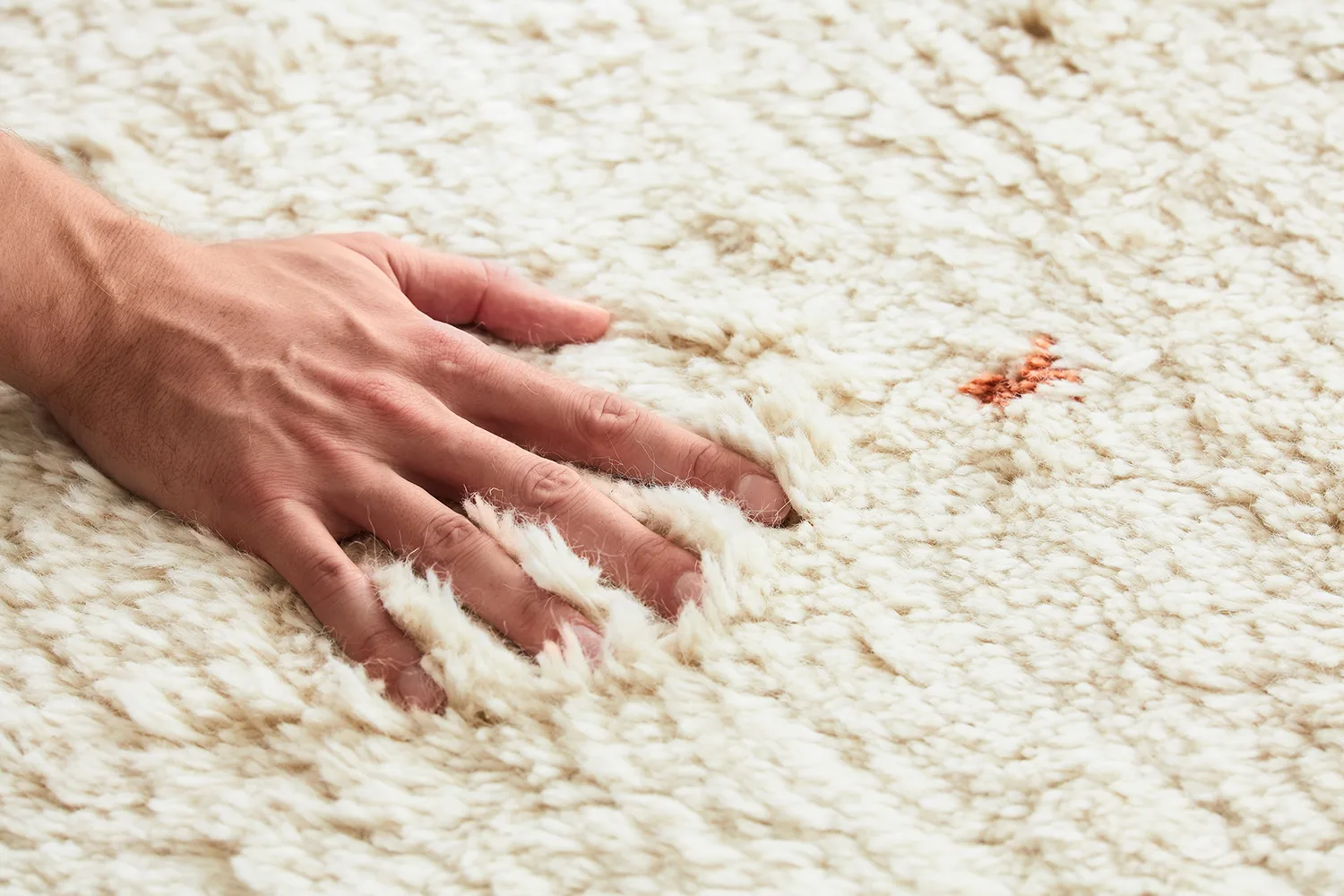 Ravi matta 177x266 cm, Off white-orange Chhatwal & Jonsson