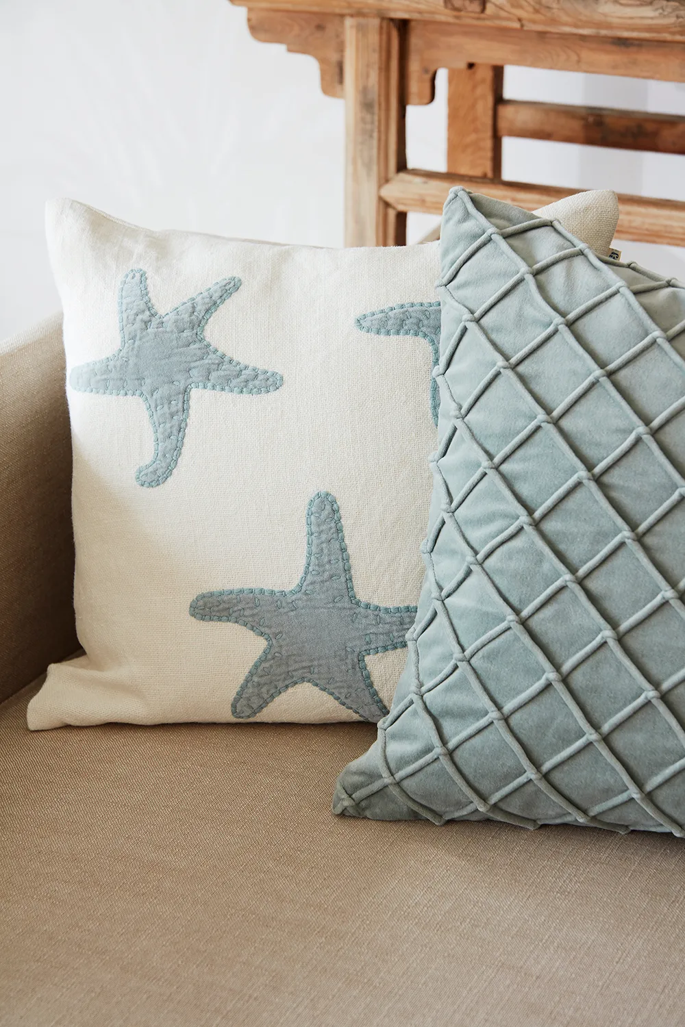 Star Fish kuddfodral 50x50 cm, Off white-aqua Chhatwal & Jonsson