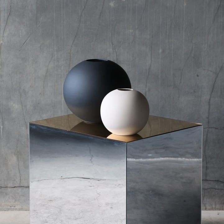 Ball vas black - 30 cm - Cooee Design