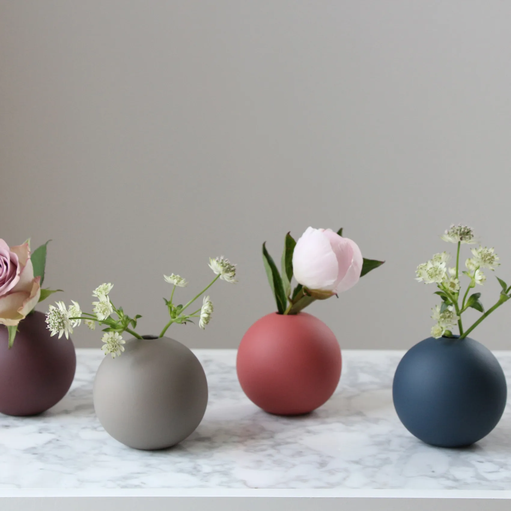 Ball vas midnight blue, 8 cm Cooee Design