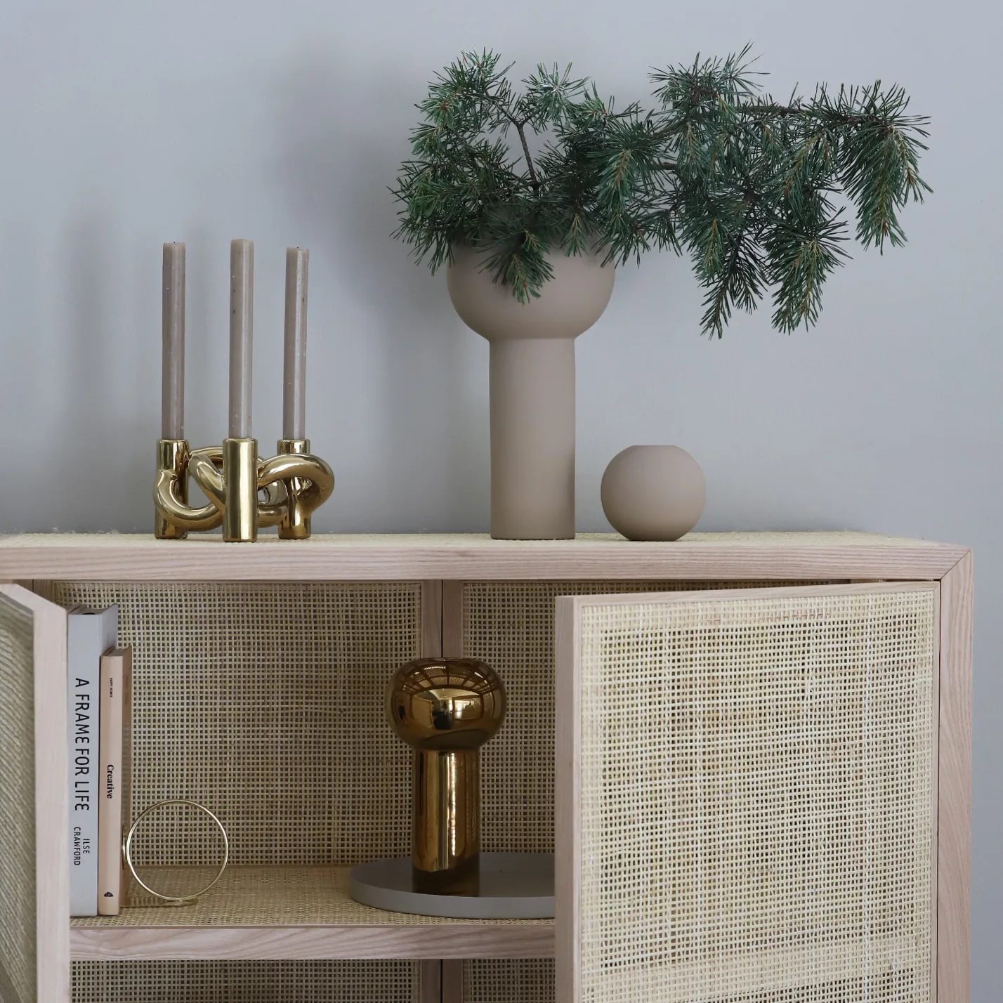 Lykke Three ljusstake, Gold Cooee Design