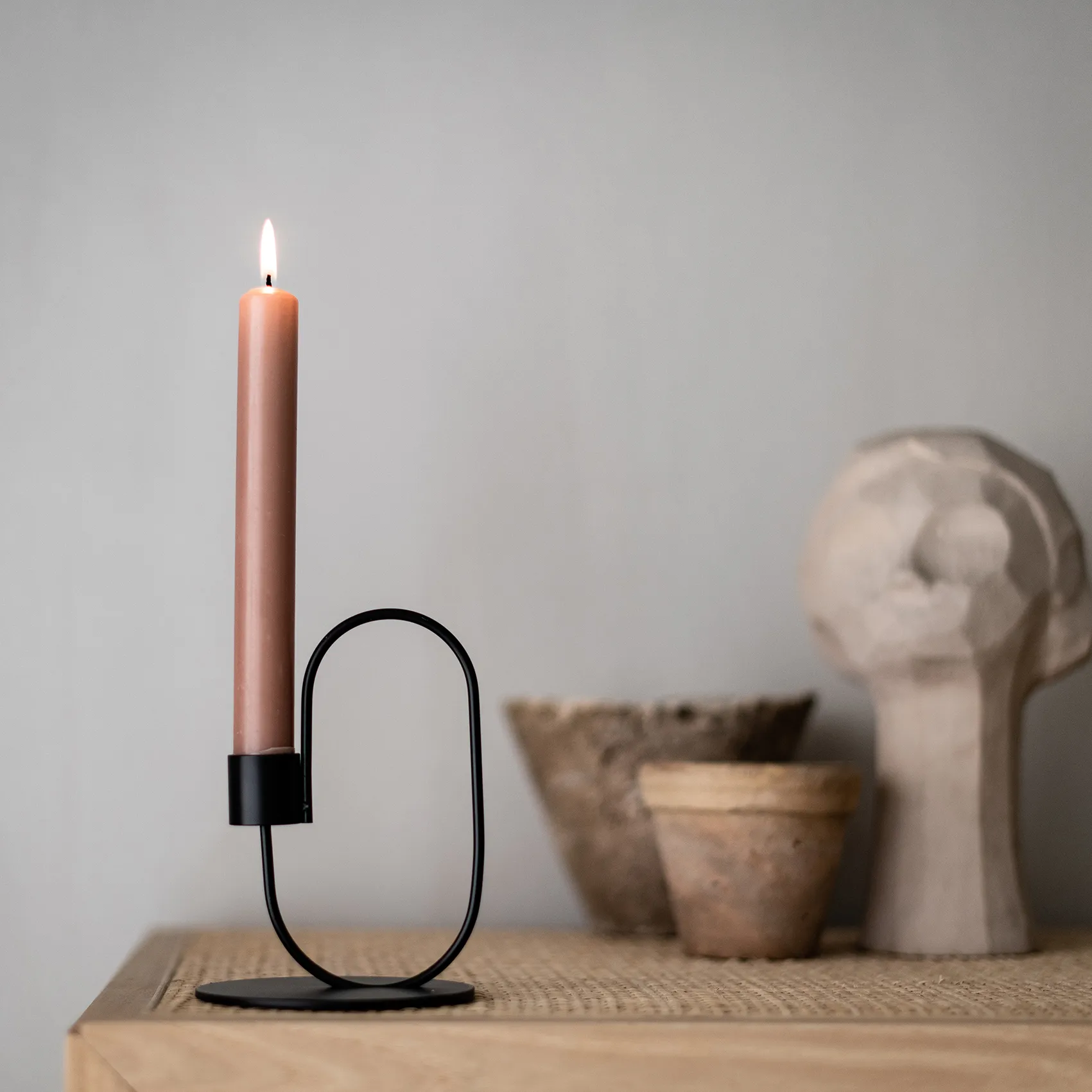 Swoop ljusstake, Svart Cooee Design