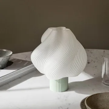 Soft Serve portabel bordslampa - Matcha, 23 cm - Crème Atelier