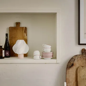 Soft Serve portabel bordslampa - Wild strawberry, 23 cm - Crème Atelier