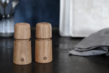 Stockholm kryddkvarn - Natural, FSC oak, 11 cm - Crushgrind