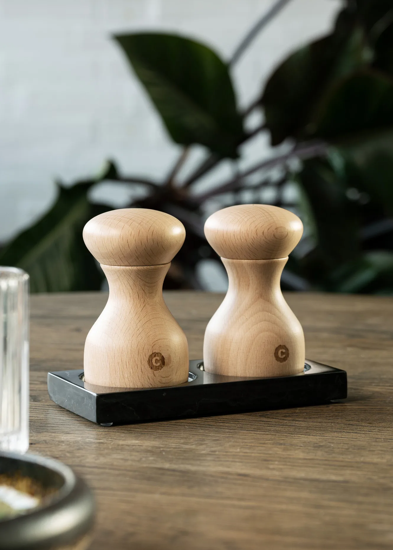 Tabletopper kryddkvarnsställ, Black marble Crushgrind