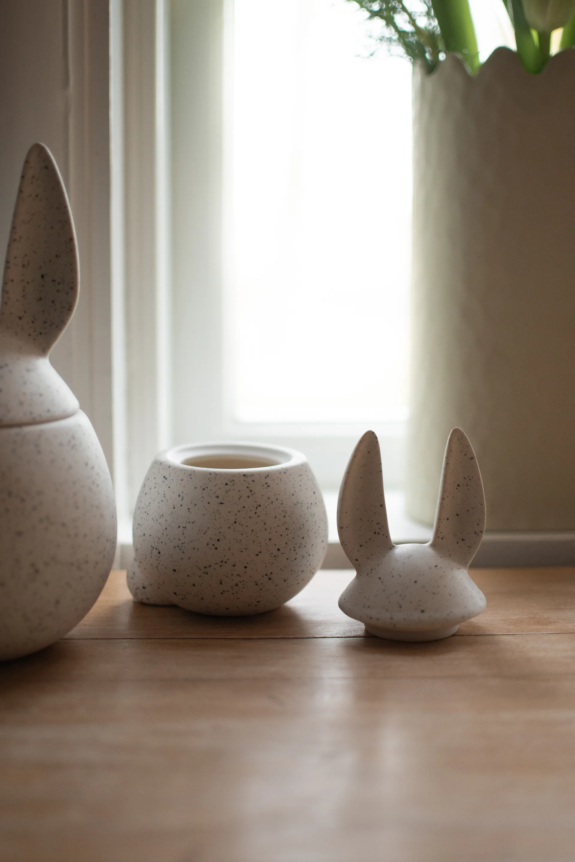 DBKD Eating rabbit skål liten, White dot DBKD