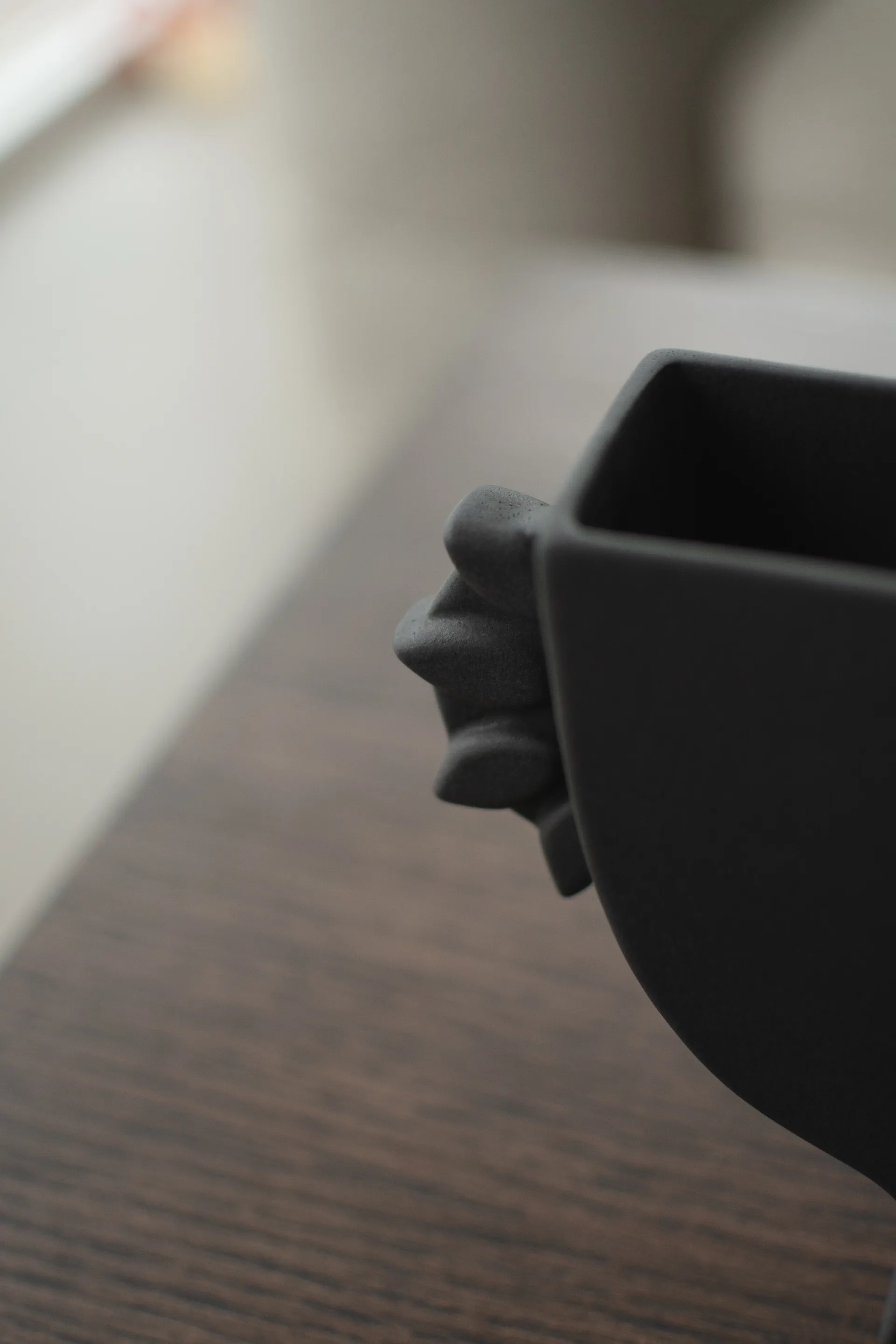 Flat vas 16 cm, Black DBKD