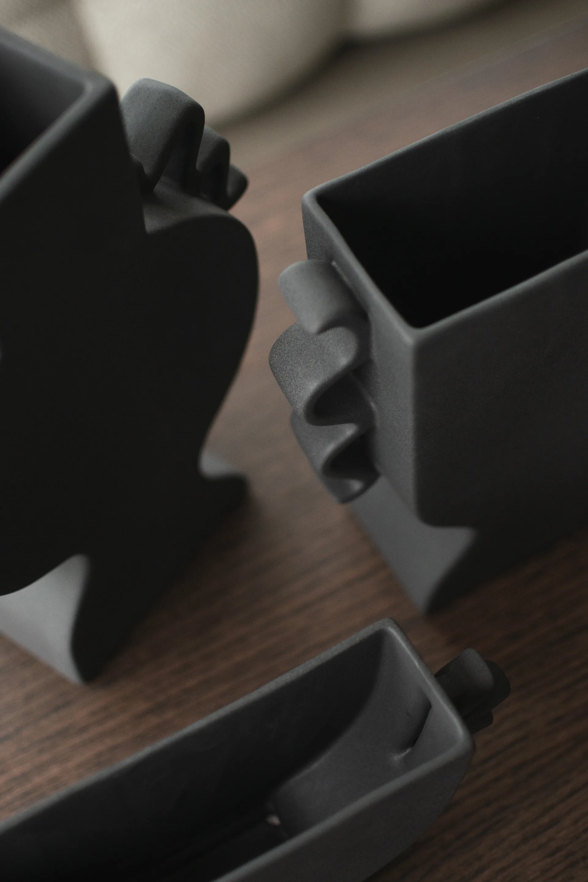 Flat vas 25 cm, Black DBKD