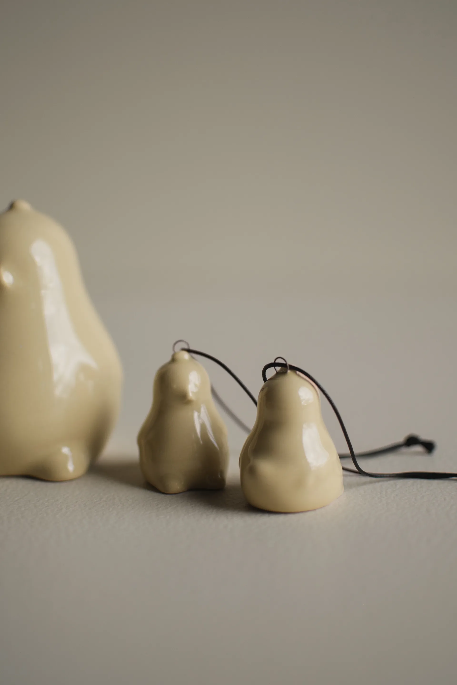 Hanging Chubby chicken dekorationshänge, Shiny yellow DBKD