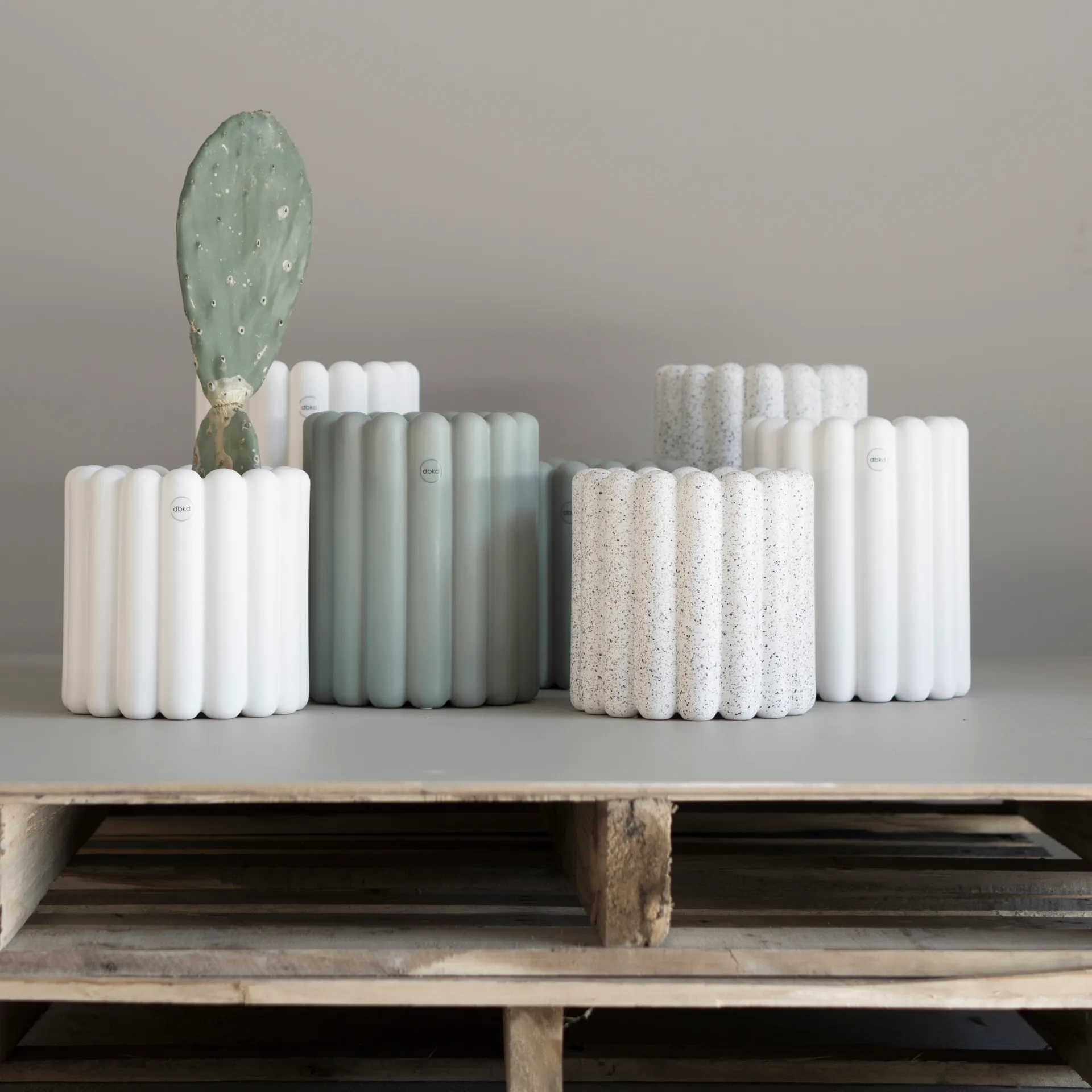 Mist kruka large Ø19x27 cm, Dot DBKD