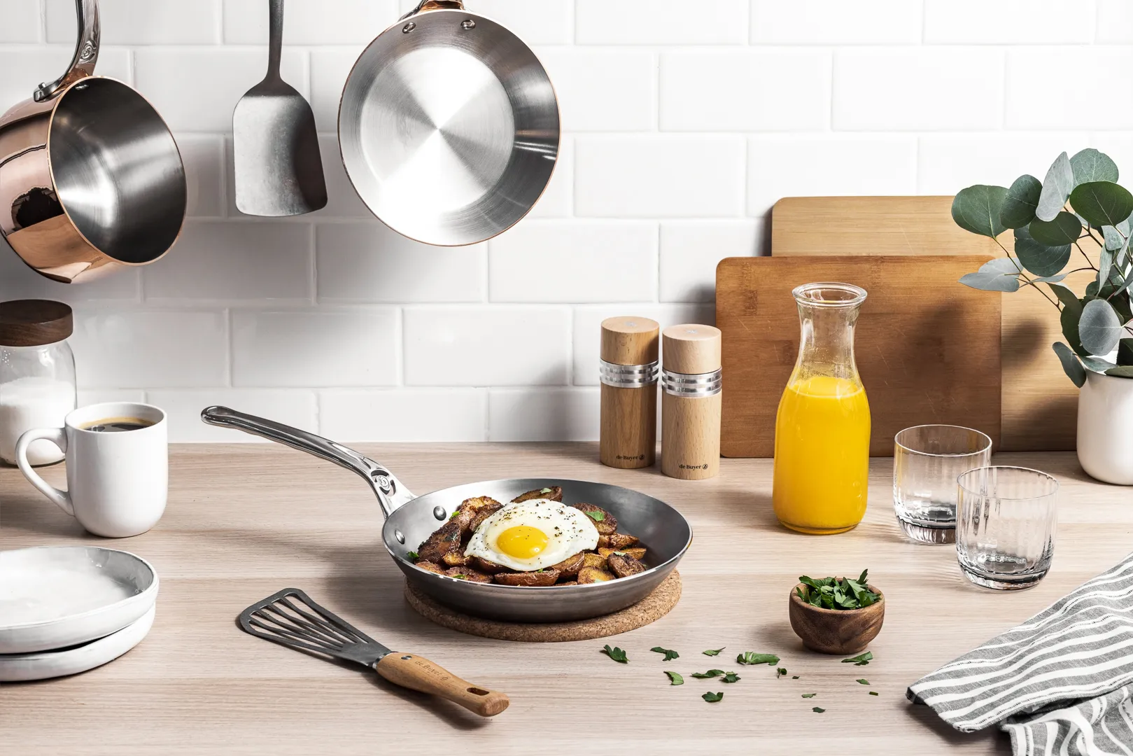 Mineral B Pro stekpanna, 24 cm De Buyer