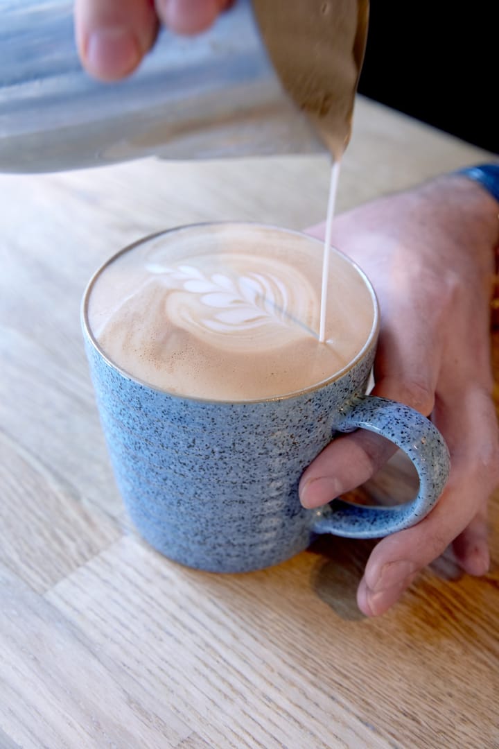 Studio Blue räfflad mugg 40 cl, Flint-chalk Denby