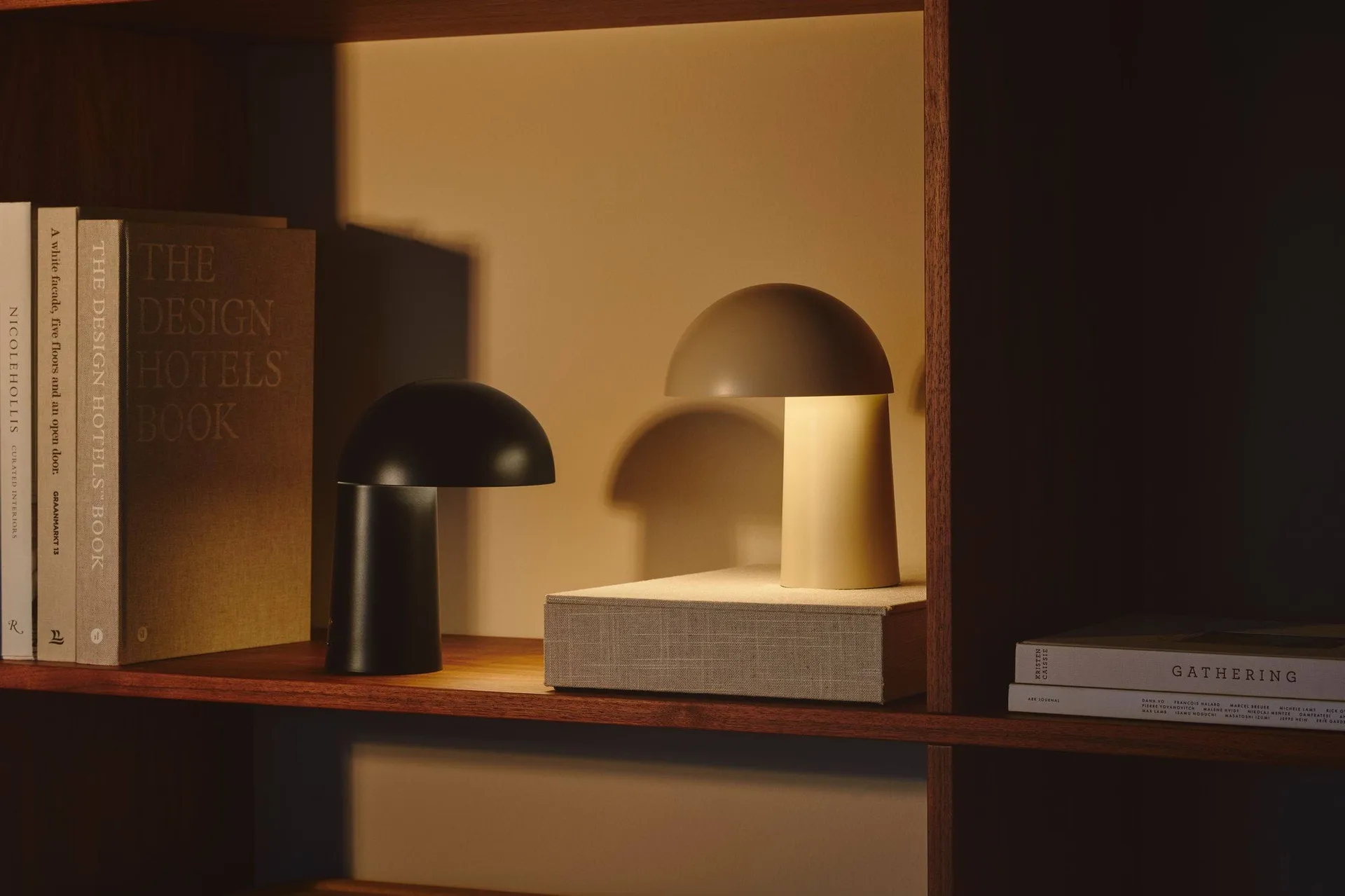 Faye portabel bordslampa, Beige Design For The People