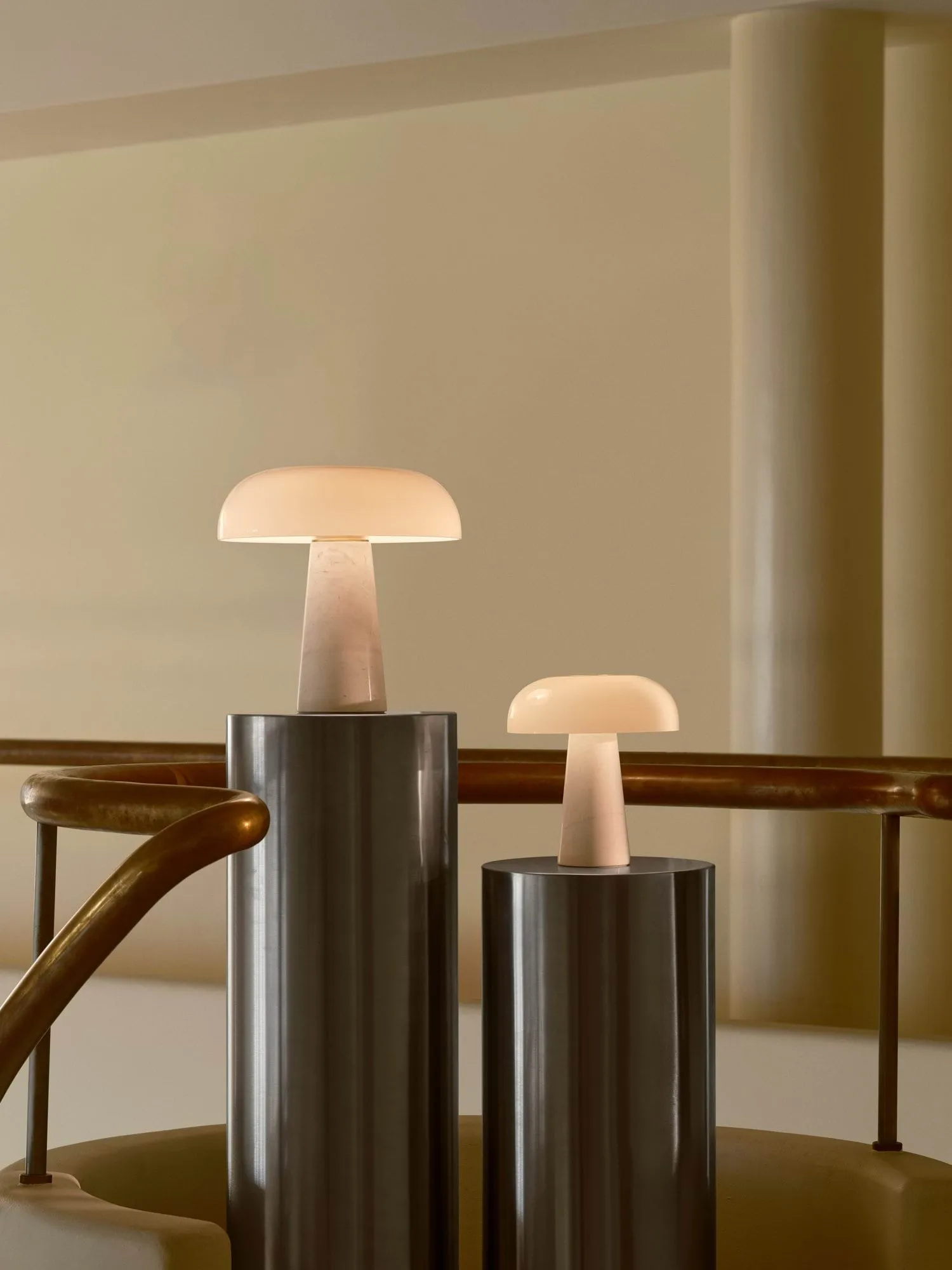 Glossy bordslampa, Vit, mini, 24 cm Design For The People Glossy bordslampa, Vit, mini, 24 cm Design For The People