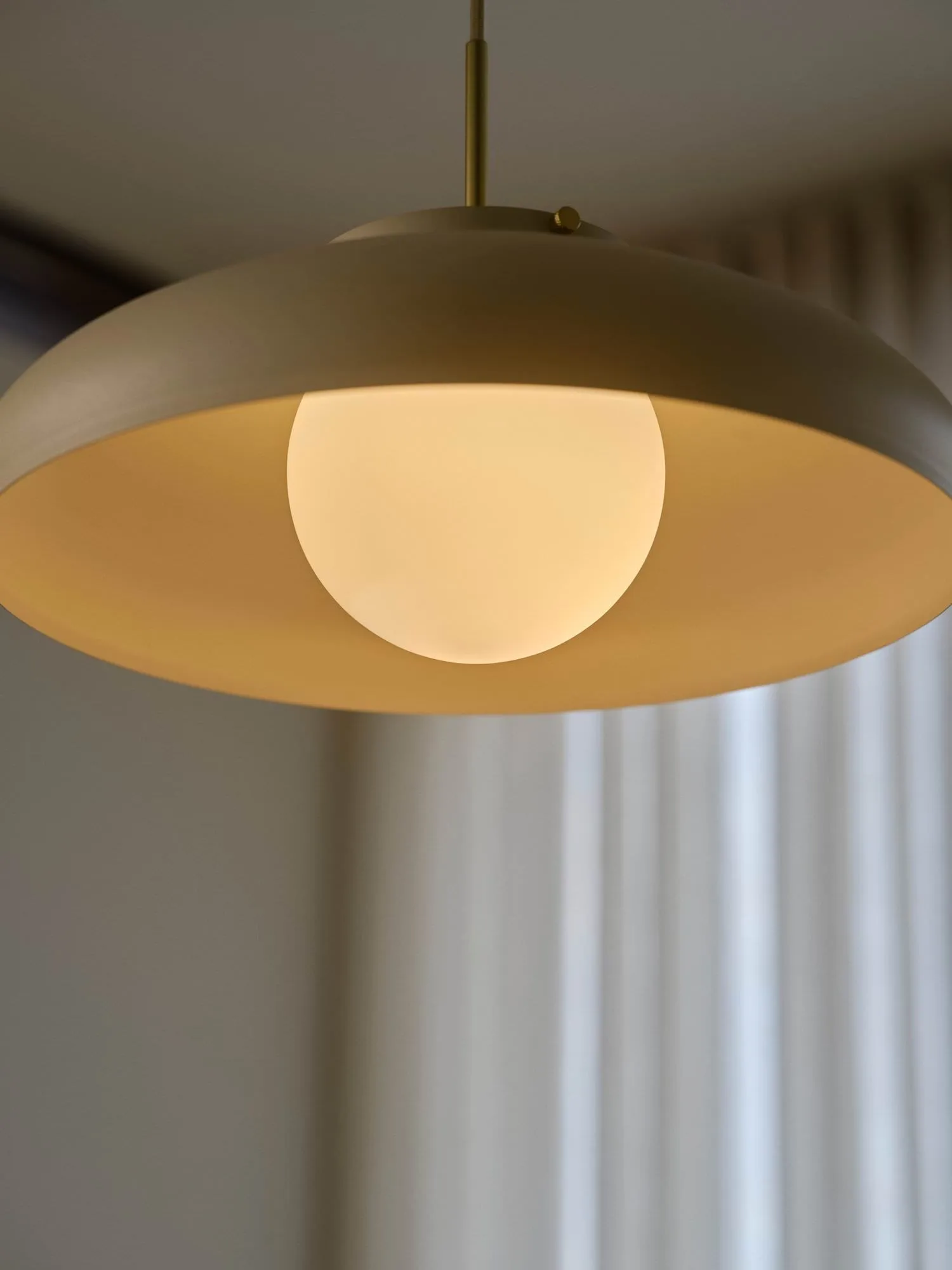 Latif taklampa, Beige, Ø40 cm Design For The People Latif taklampa, Beige, Ø40 cm Design For The People