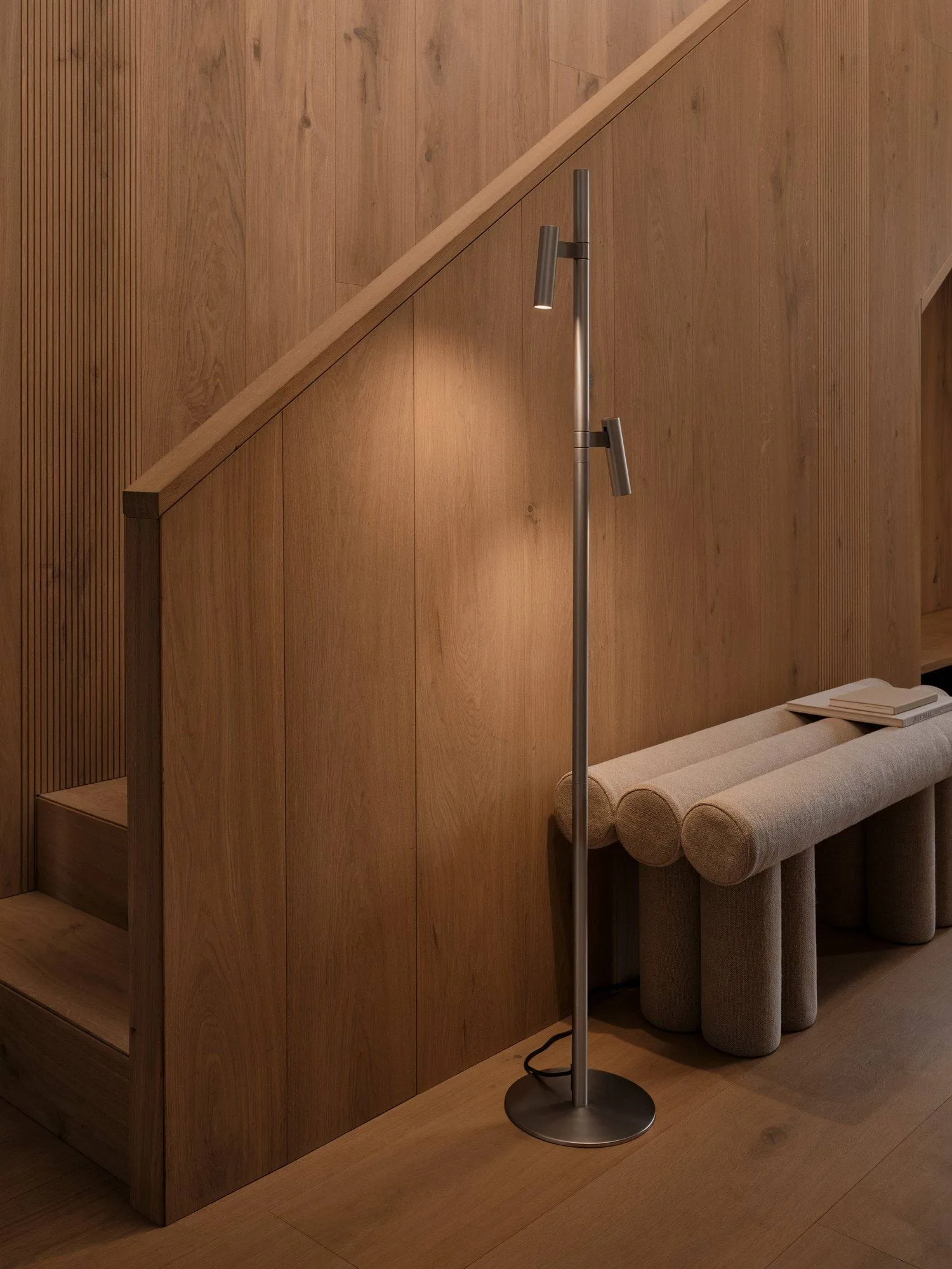 Makoto Golvlamp, Satin krom, 150 cm Design For The People Makoto Golvlamp, Satin krom, 150 cm Design For The People