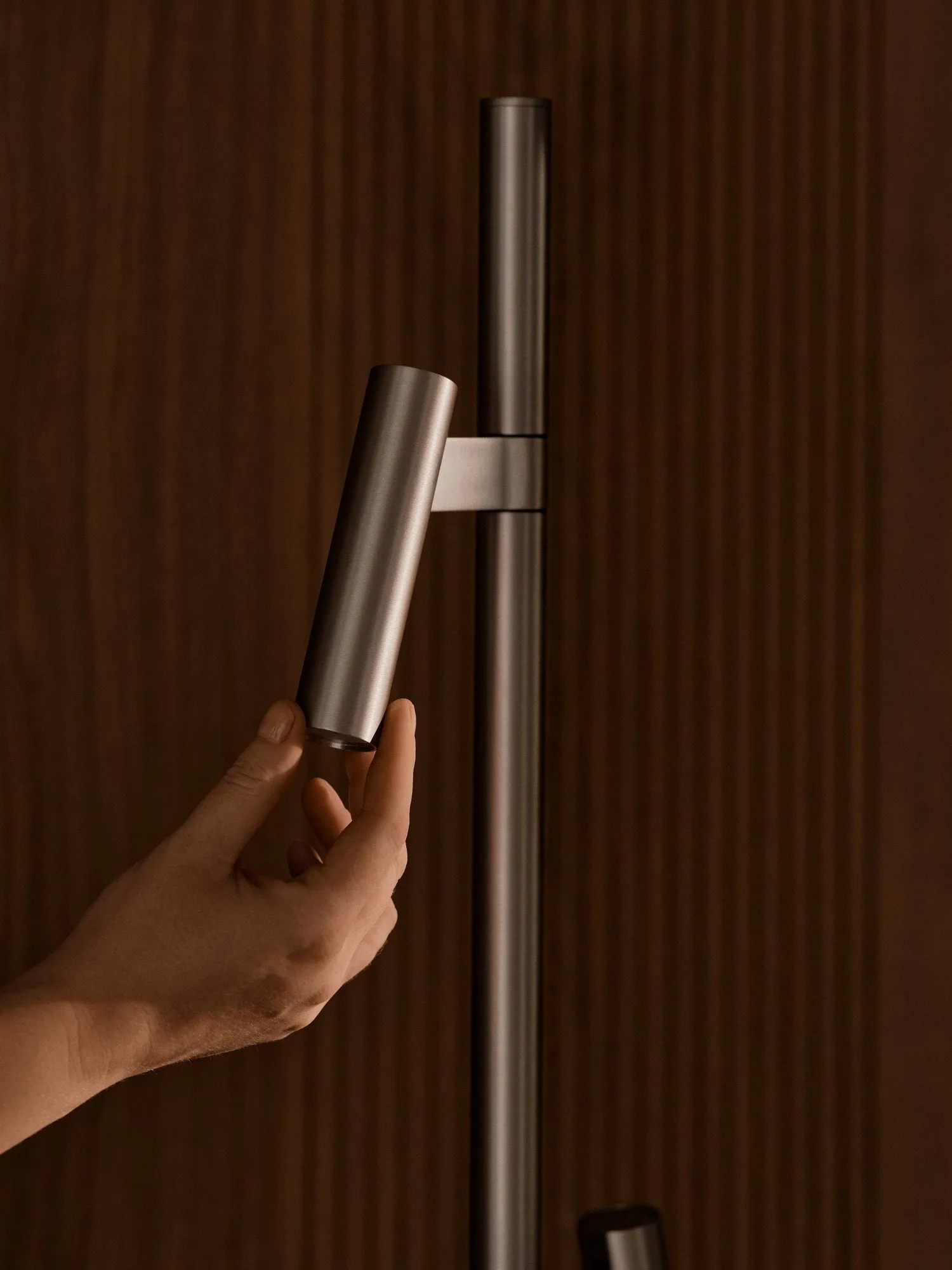 Makoto Golvlamp, Satin krom, 150 cm Design For The People Makoto Golvlamp, Satin krom, 150 cm Design For The People