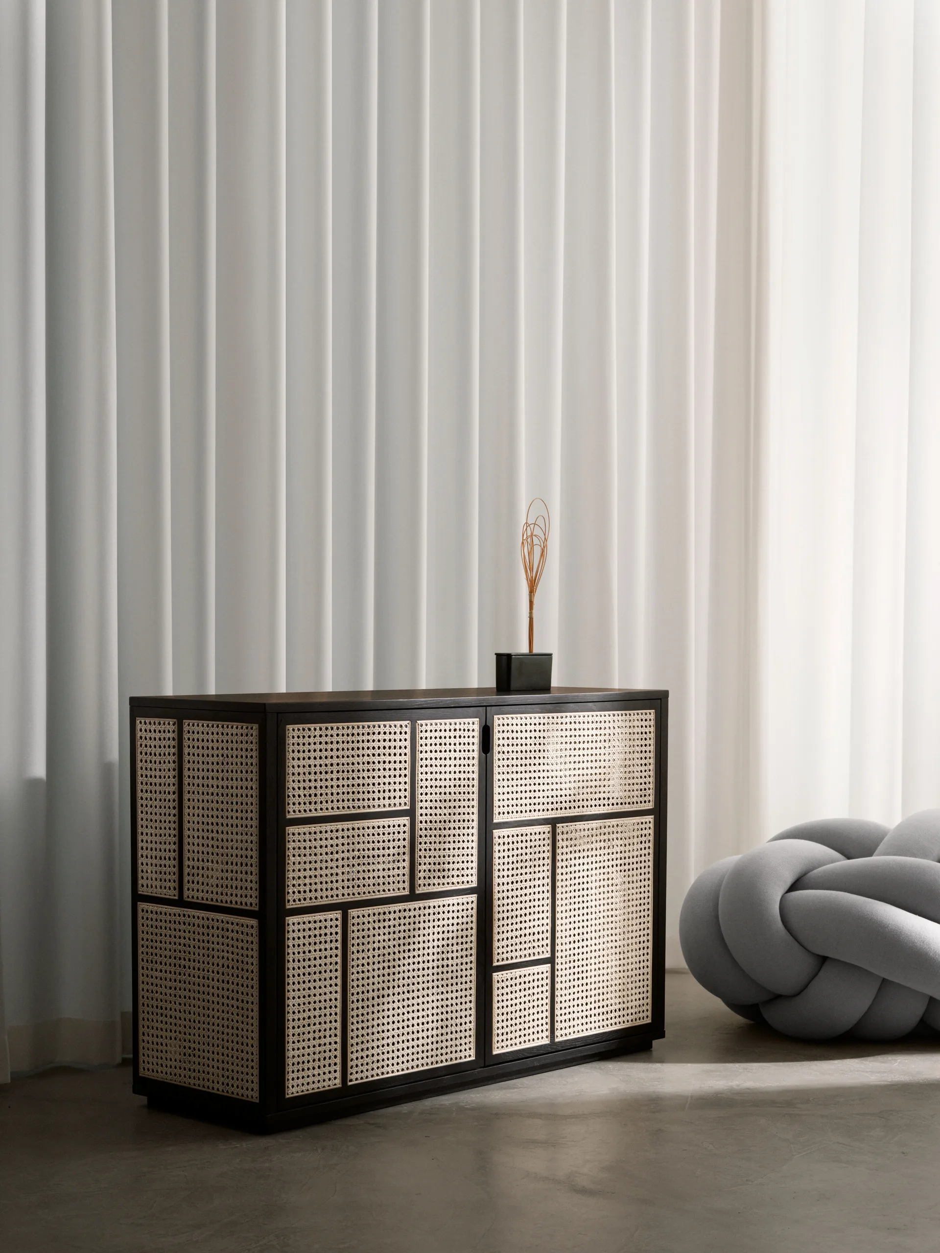 Air sideboard, Svart Design House Stockholm