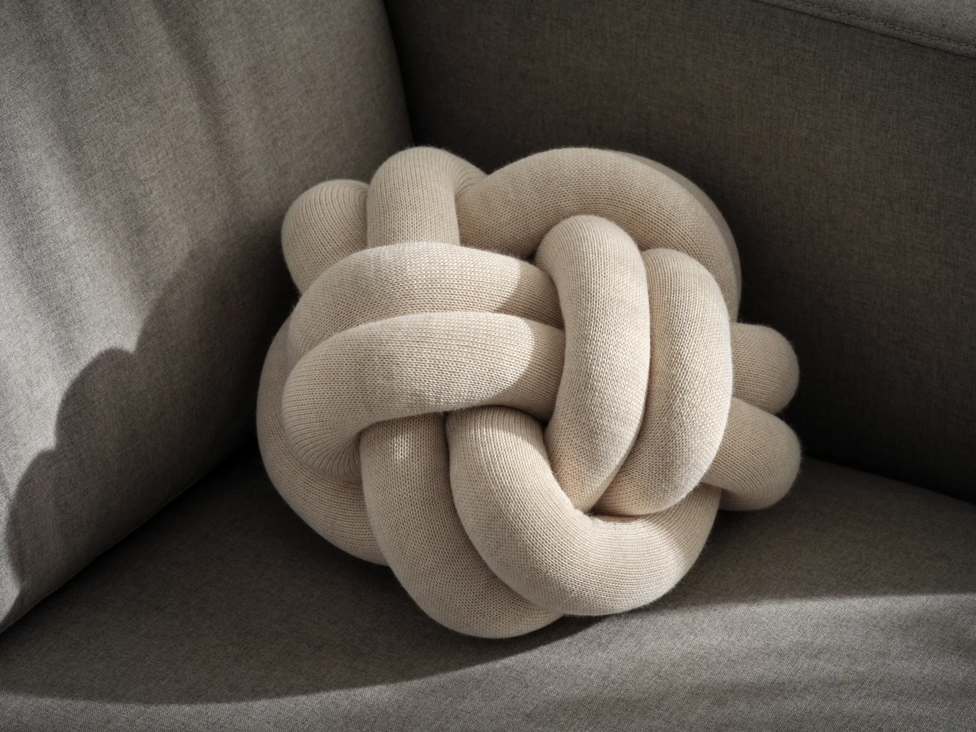 Knot kudde, Cream Design House Stockholm