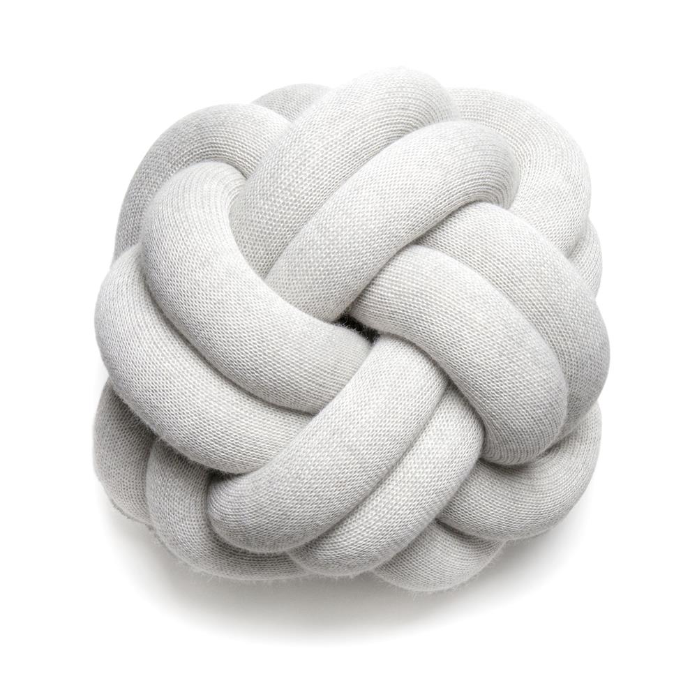Design House Stockholm Knot kudde ljusgrå | Skandinavisk Design | Kuddar | Grå