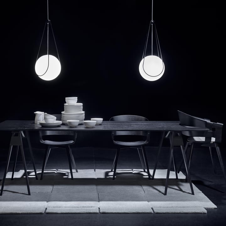 Kosmos hållare svart, mellan Design House Stockholm