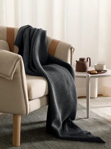 Pleece filt 140x160 cm - Mörkgrå - Design House Stockholm