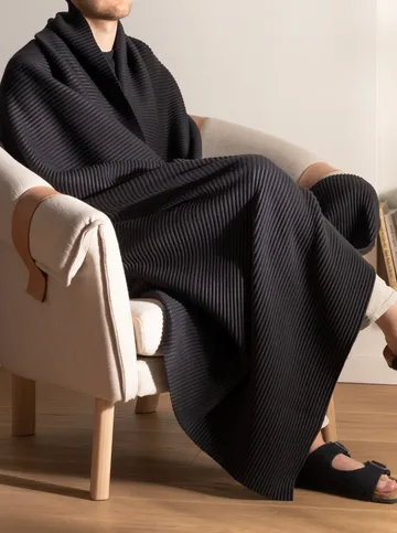 Pleece filt 140x160 cm - Svart - Design House Stockholm