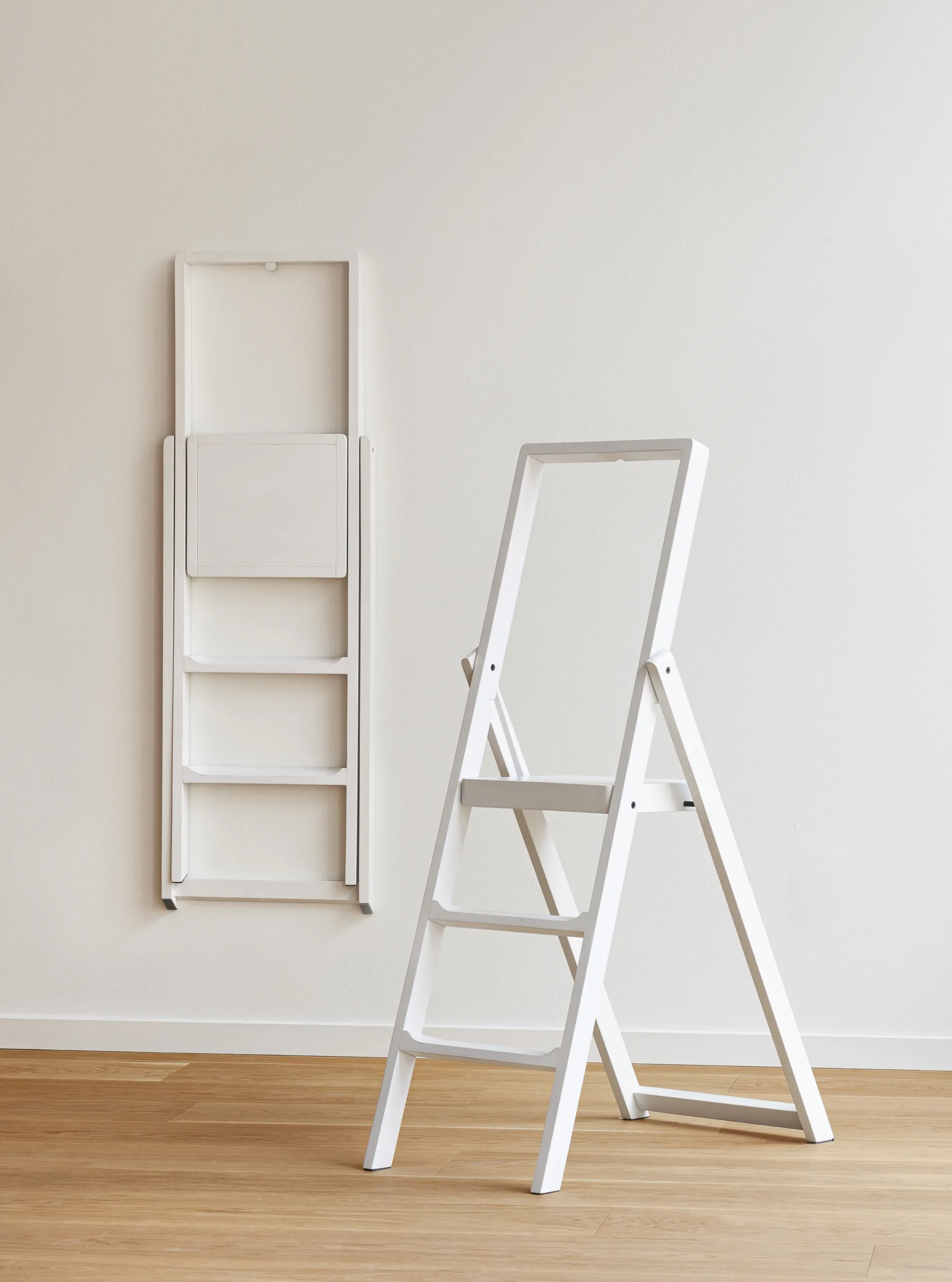 Step stege, Vitbetsad Design House Stockholm
