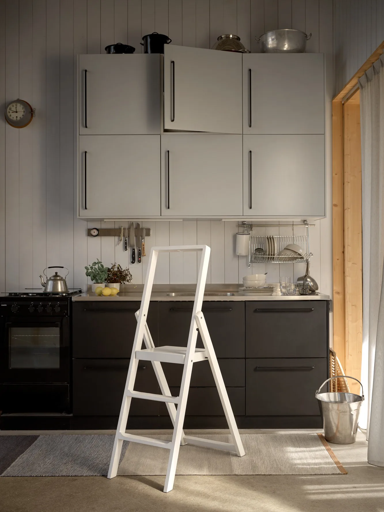 Step stege, Vitbetsad Design House Stockholm