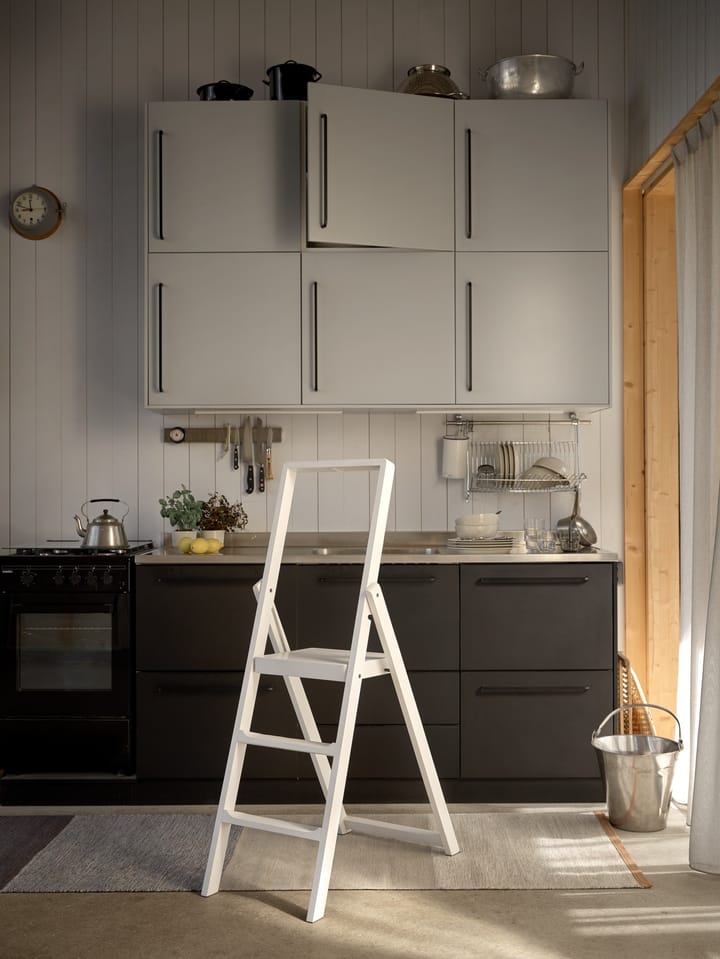 Step stege - Vitbetsad - Design House Stockholm