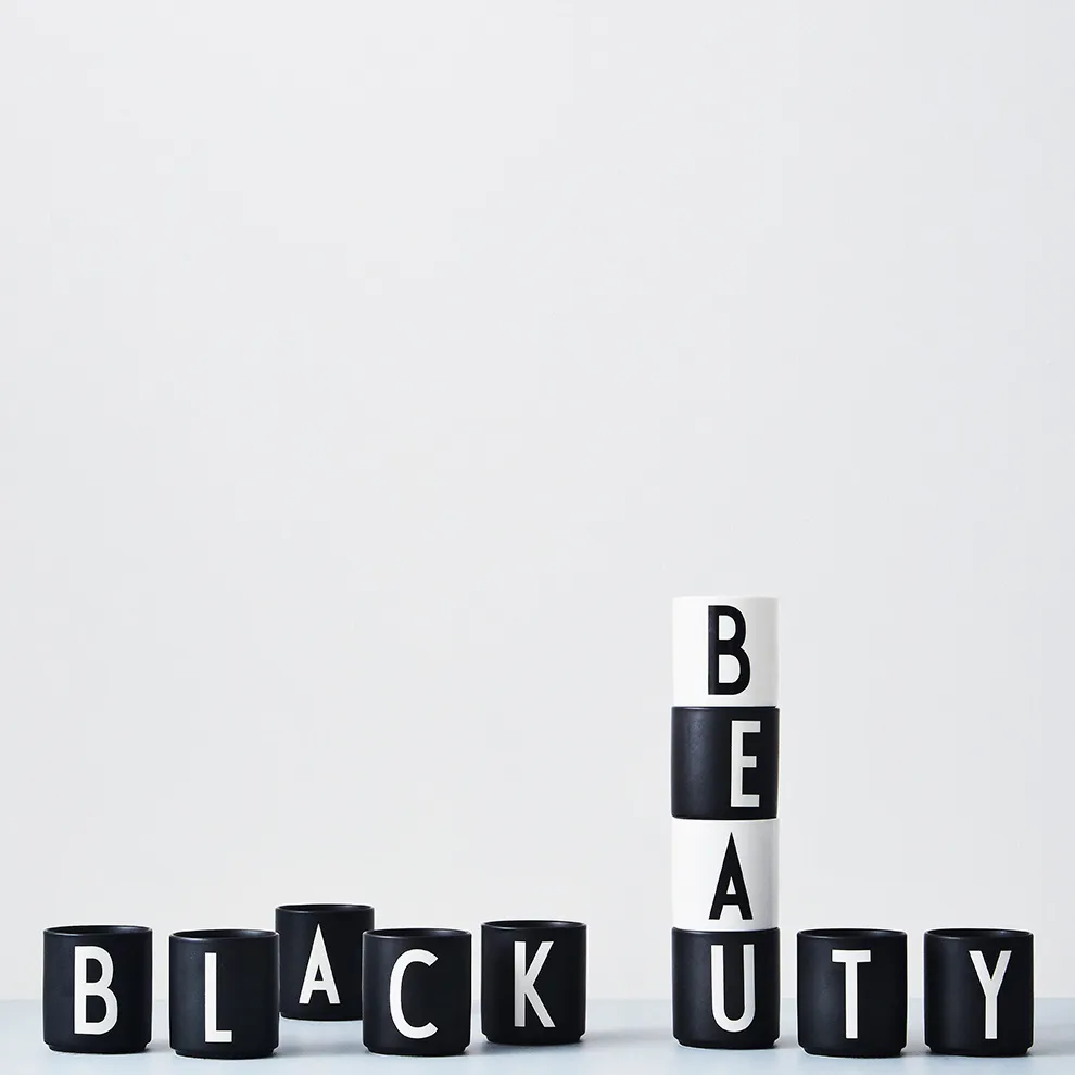 Design Letters kopp svart, P Design Letters