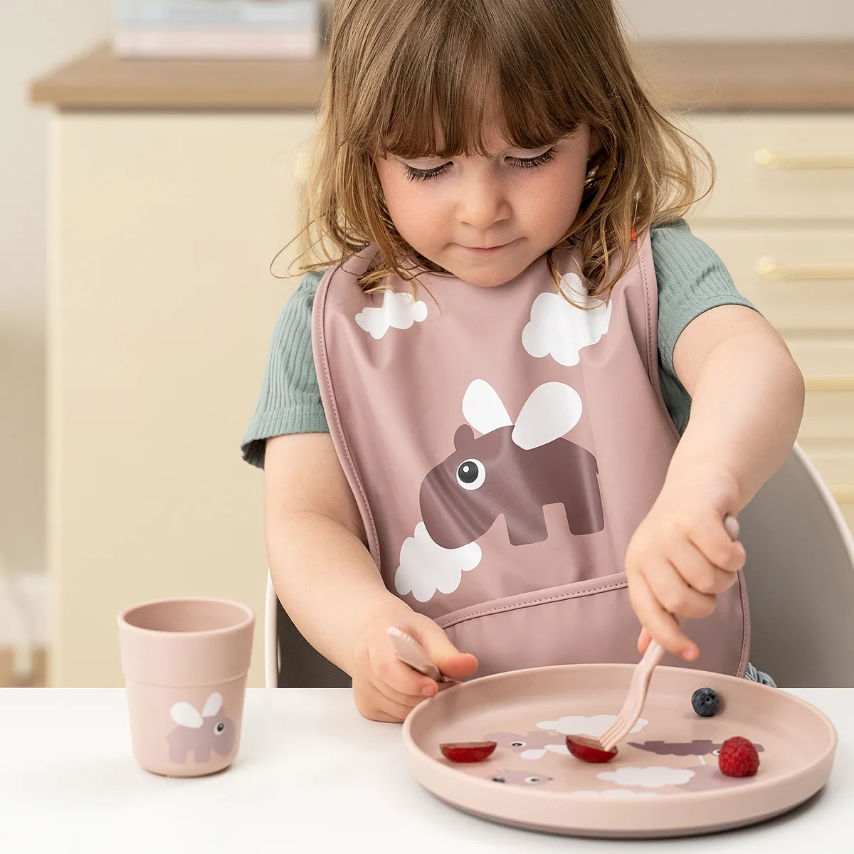 Happy Clouds foodie barntallrik Ø20 cm, Powder Done by deer