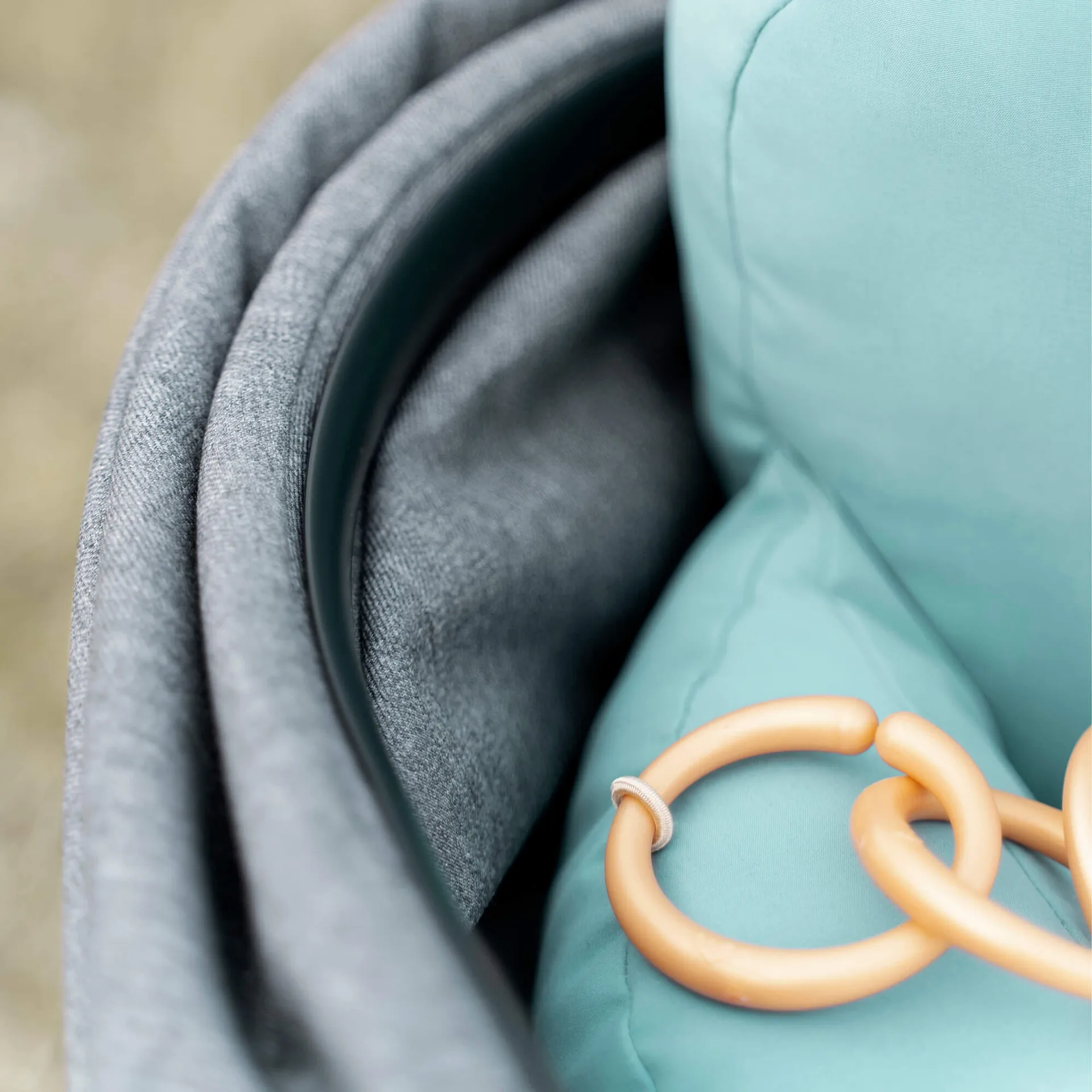 Raffi barnvagnskudde, Blue Done by deer