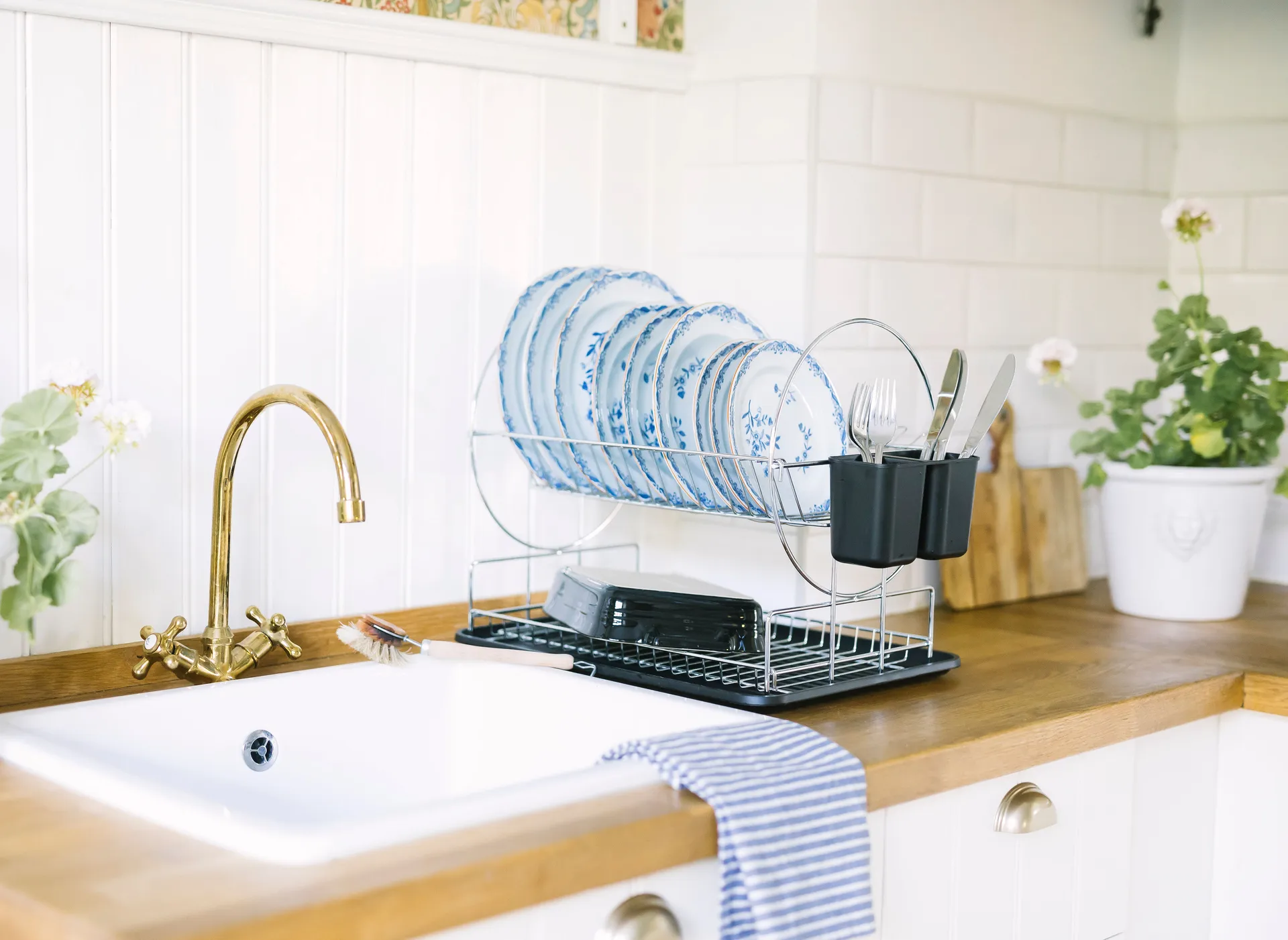 Disa diskställ 2 plan 32x47 cm, Kromat järn Dorre